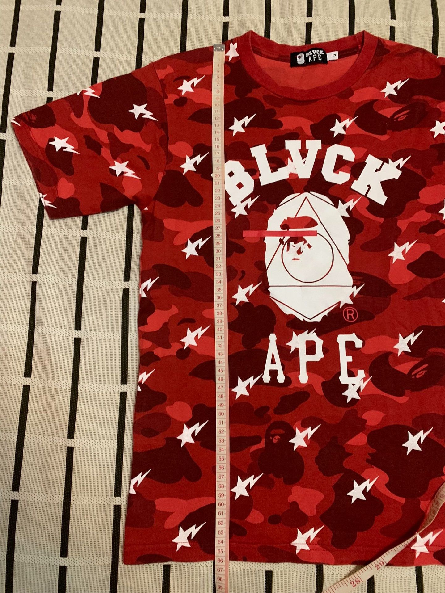 Bape Bape Camo Ape Head Red T-Shirt S Men Size US S / EU 44-46 / 1 - 7 Thumbnail