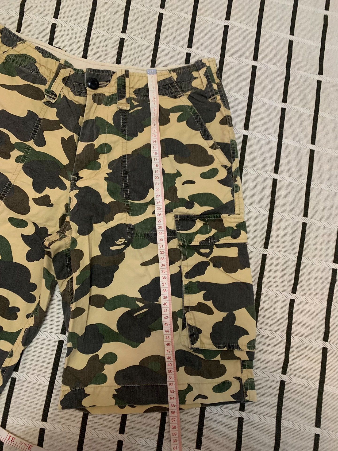 Bape Bape Camo Yellow Shorts S Men Size US 30 / EU 46 - 7 Thumbnail