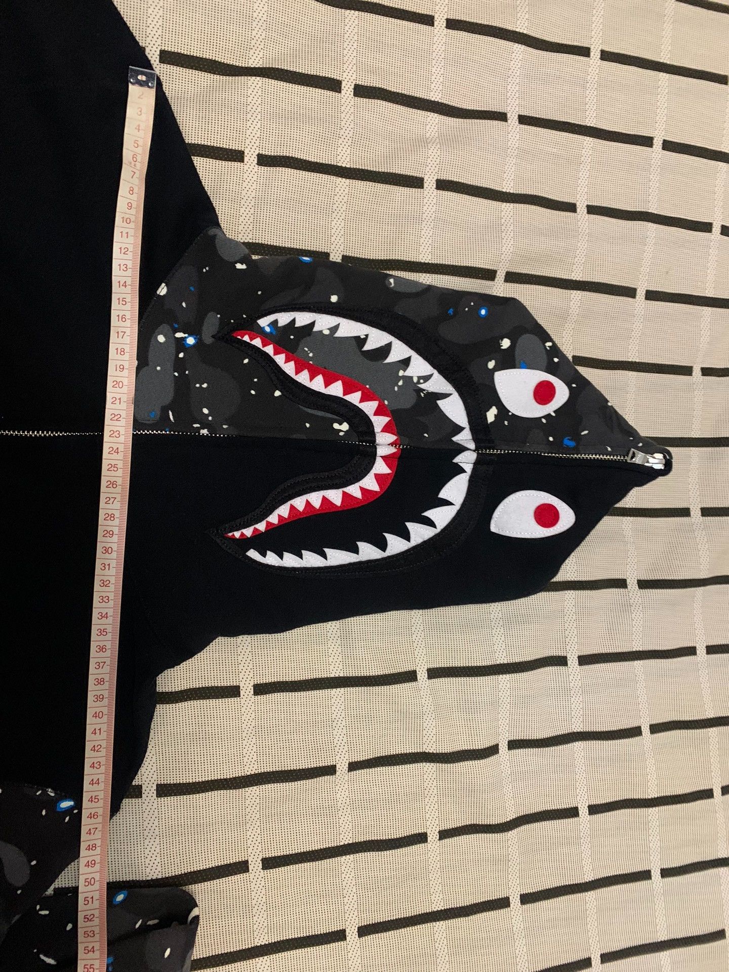 Bape Bape Shark Camo Hoodie L Men Size US L / EU 52-54 / 3 - 9 Thumbnail