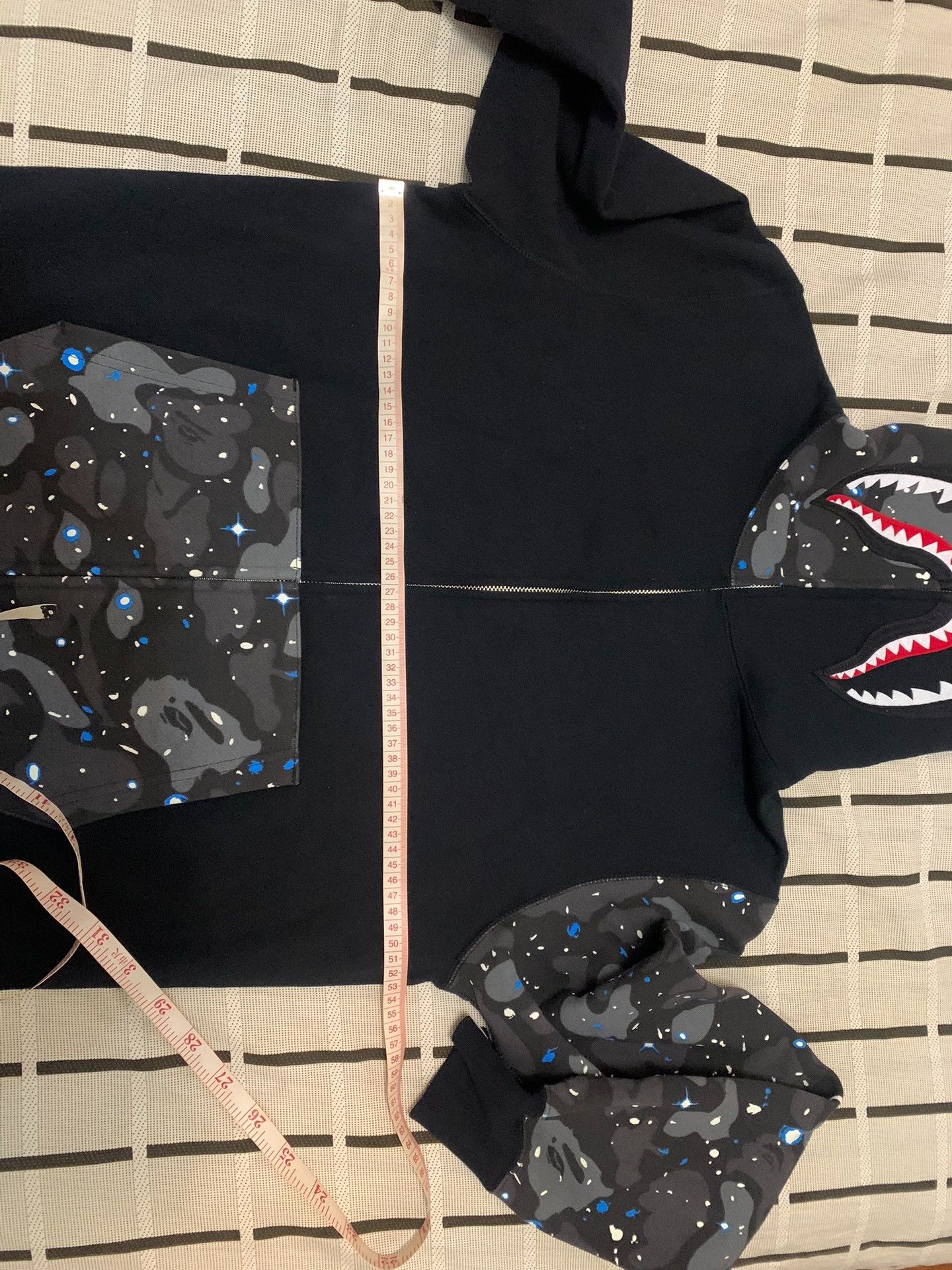 Bape Bape Shark Camo Hoodie L Men Size US L / EU 52-54 / 3 - 8 Thumbnail