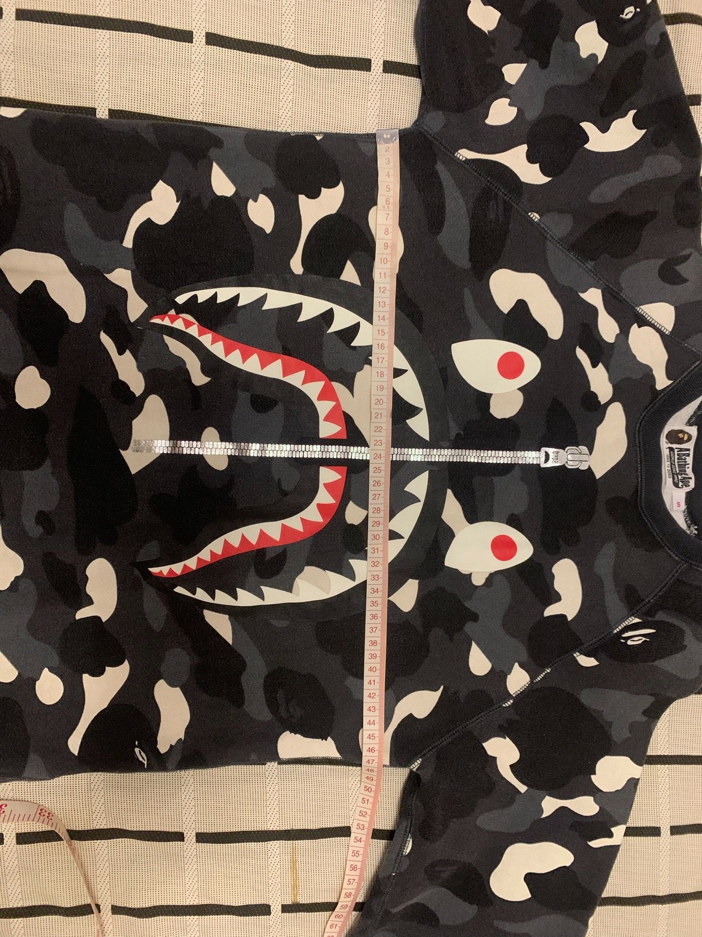 Bape Bape Shark Glow Hoodie S Men Size US S / EU 44-46 / 1 - 9 Thumbnail