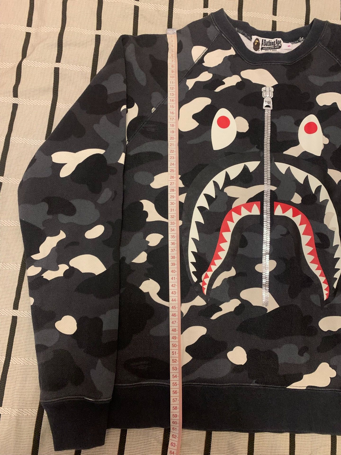 Bape Bape Shark Glow Hoodie S Men Size US S / EU 44-46 / 1 - 8 Thumbnail