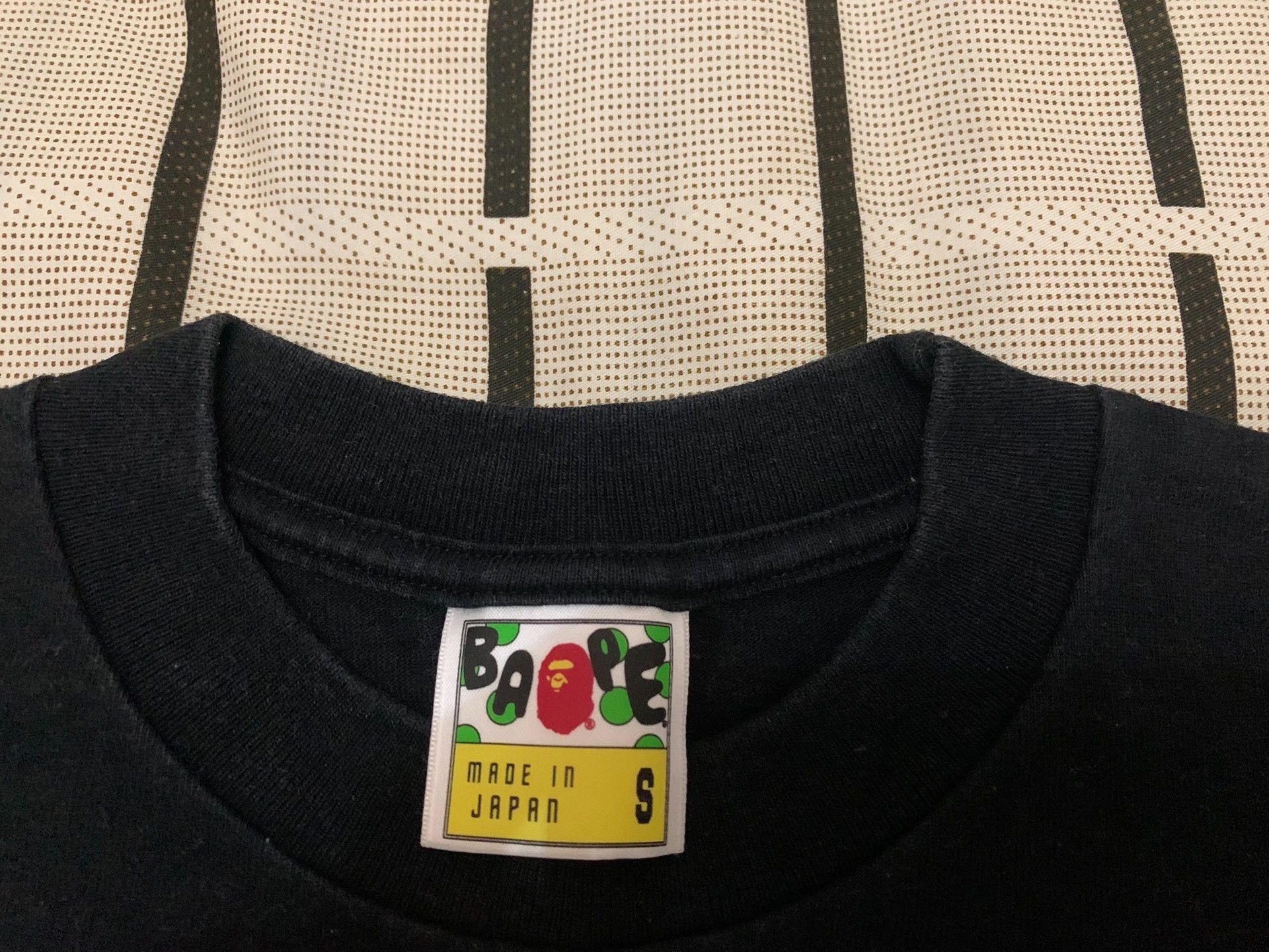 Bape Bape Shark Gold T-Shirt S Men Size US S / EU 44-46 / 1 - 3 Thumbnail