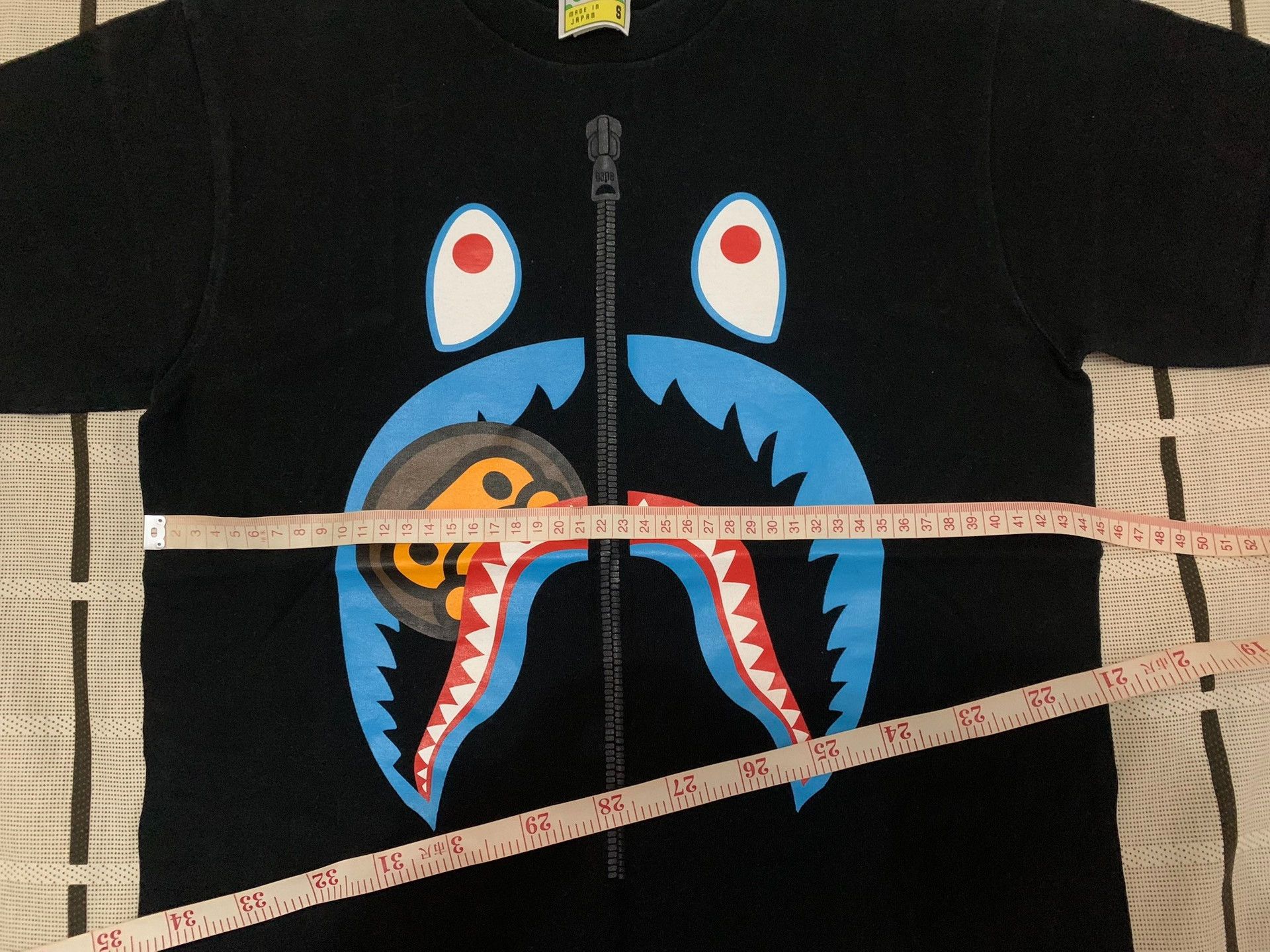 Bape Bape Shark Gold T-Shirt S Men Size US S / EU 44-46 / 1 - 7 Thumbnail