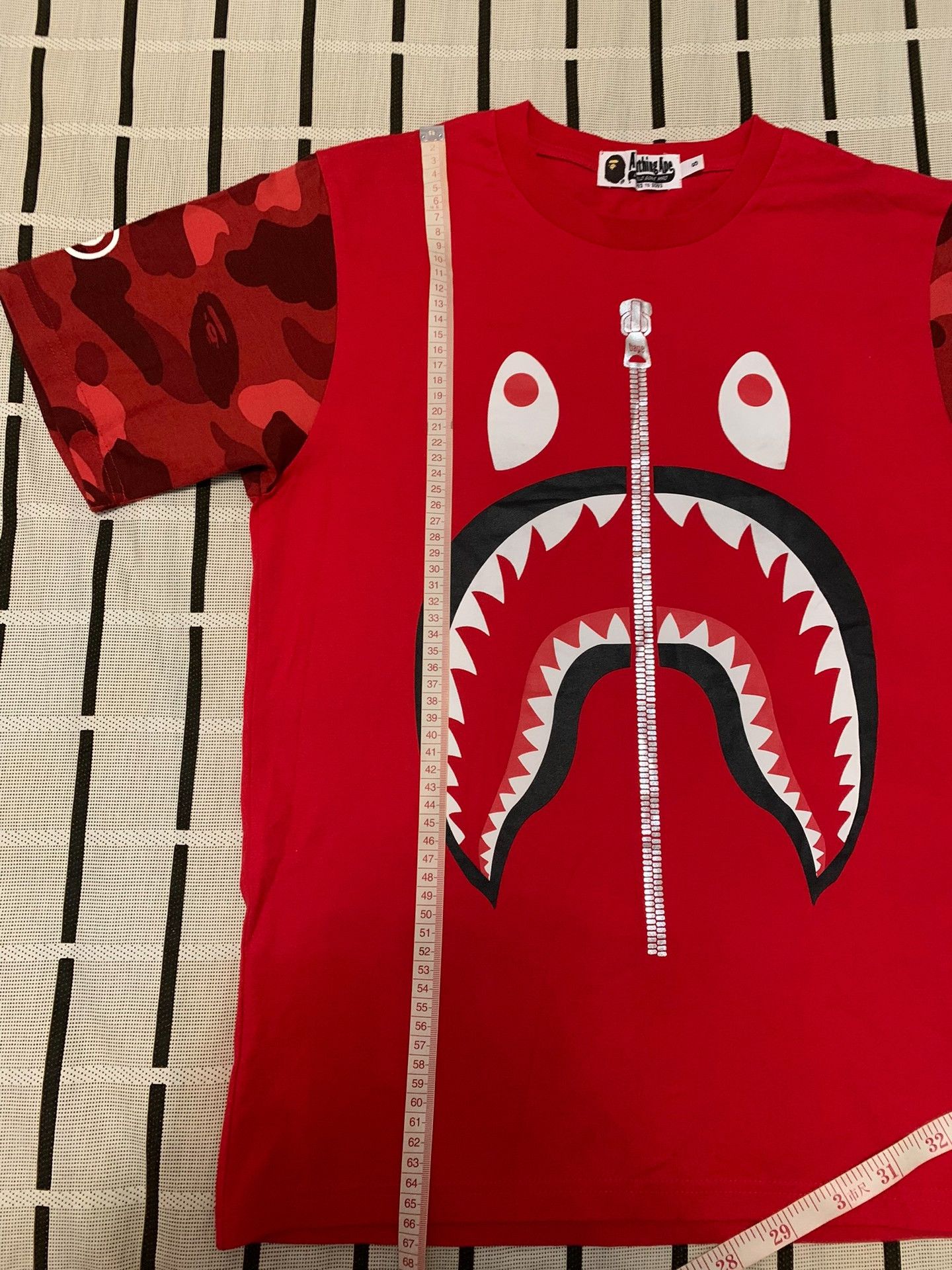 Bape Bape Shark Camo Red T-Shirt S Men Size US S / EU 44-46 / 1 - 7 Thumbnail