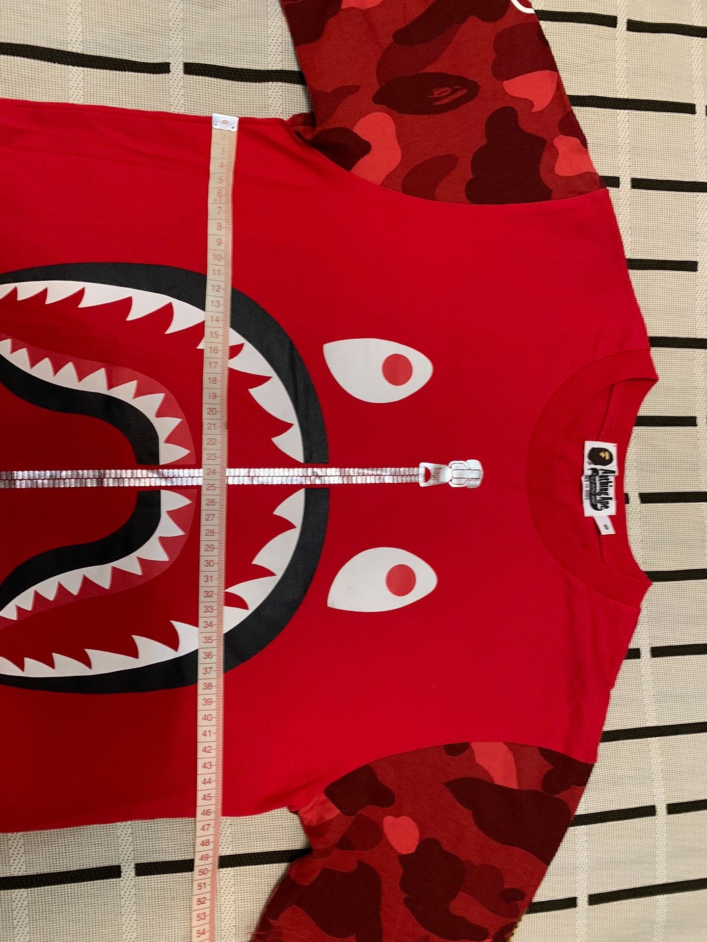 Bape Bape Shark Camo Red T-Shirt S Men Size US S / EU 44-46 / 1 - 8 Thumbnail