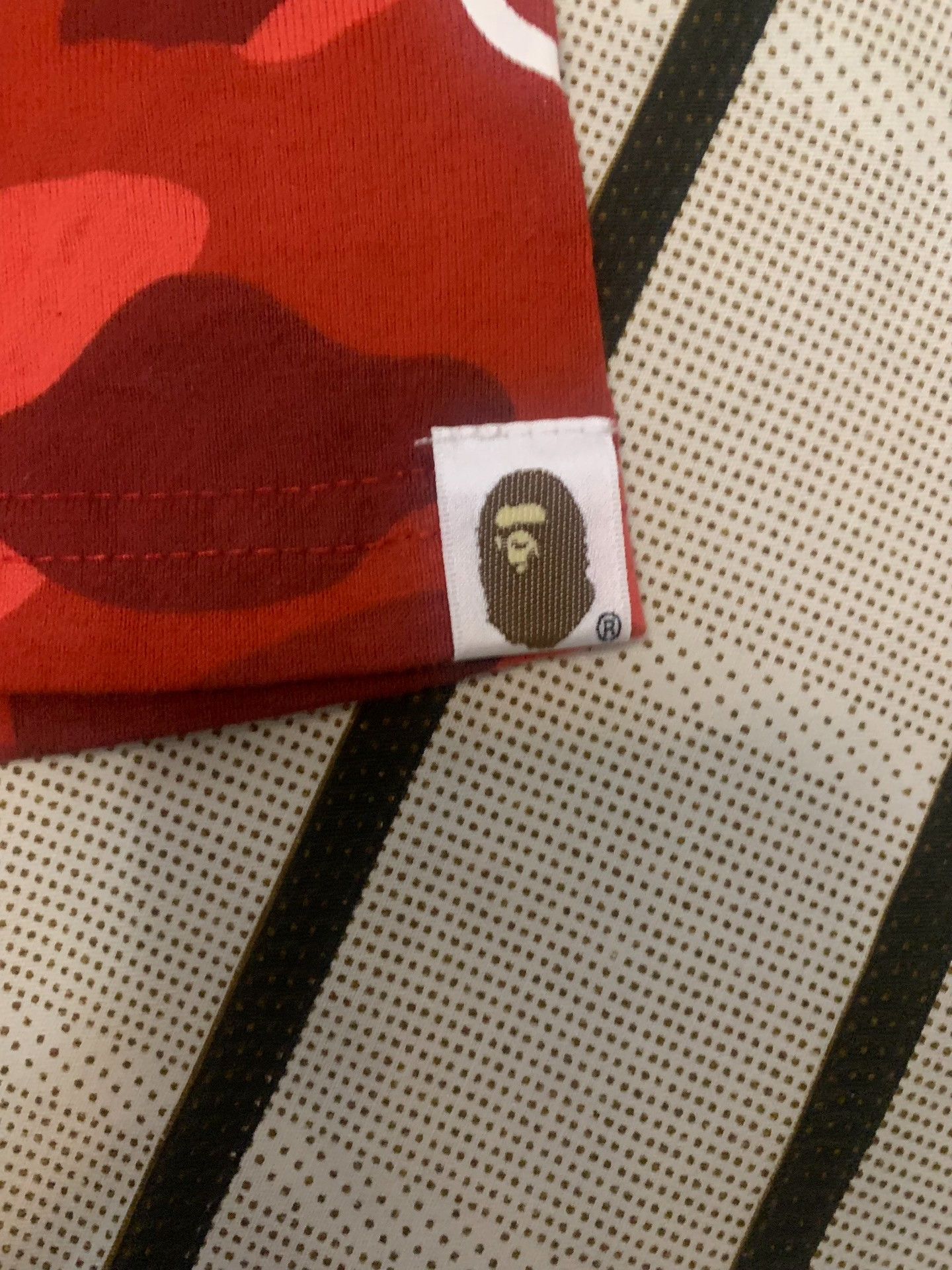 Bape Bape Shark Camo Red T-Shirt S Men Size US S / EU 44-46 / 1 - 3 Thumbnail