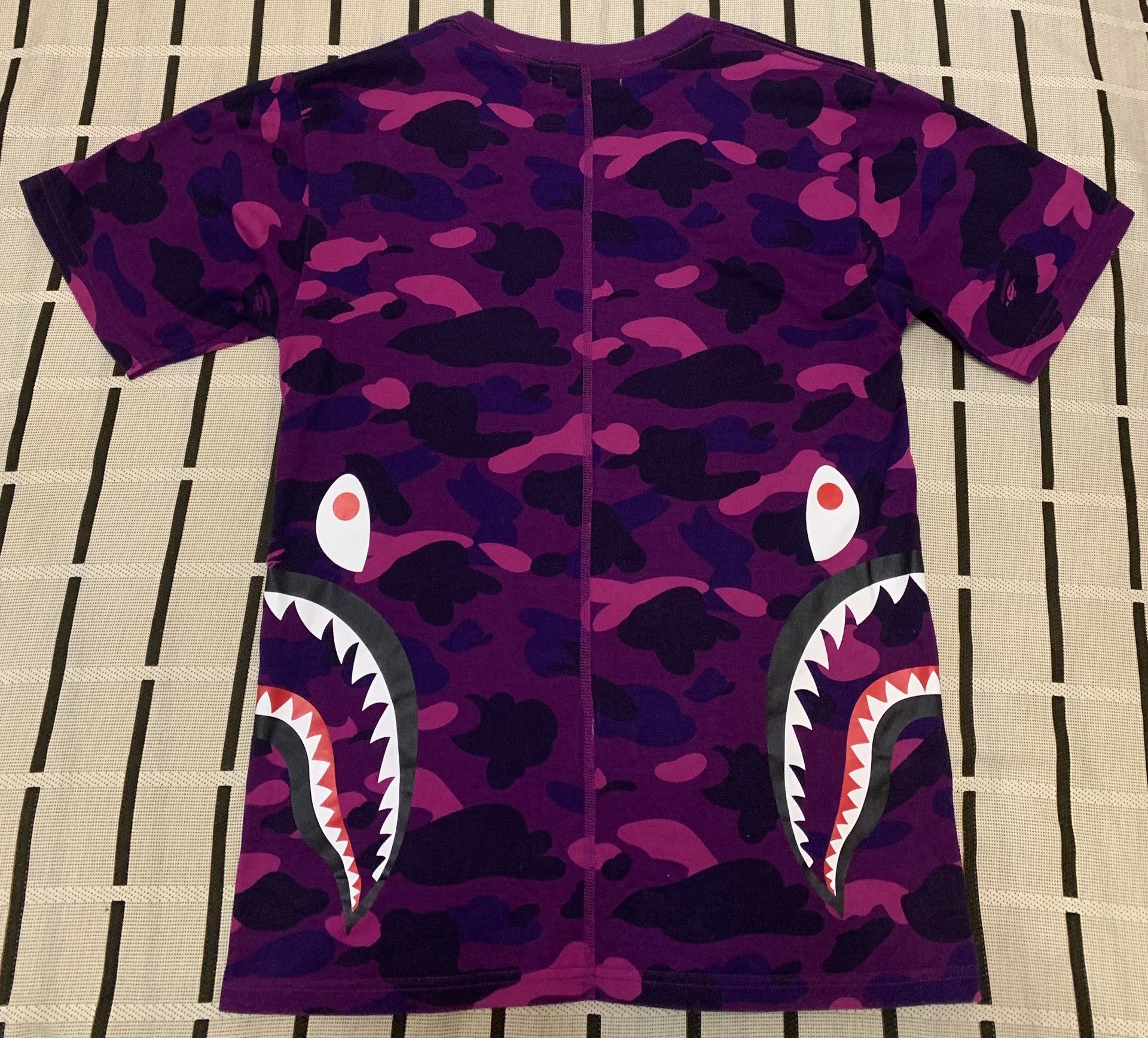 Bape Bape Shark Camo Purple T-Shirt S Men Size US S / EU 44-46 / 1 - 2 Thumbnail