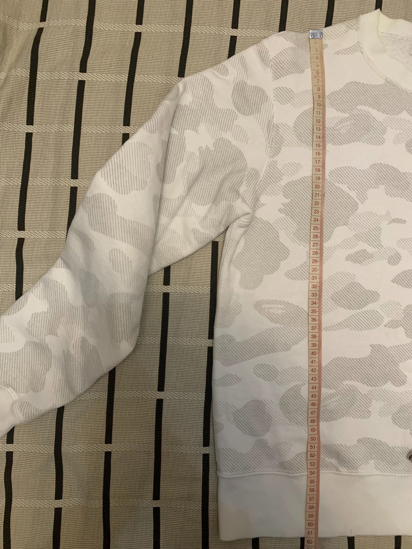 Bape Bape Camo Reflective White Hoodie S Men Size US S / EU 44-46 / 1 - 7 Thumbnail