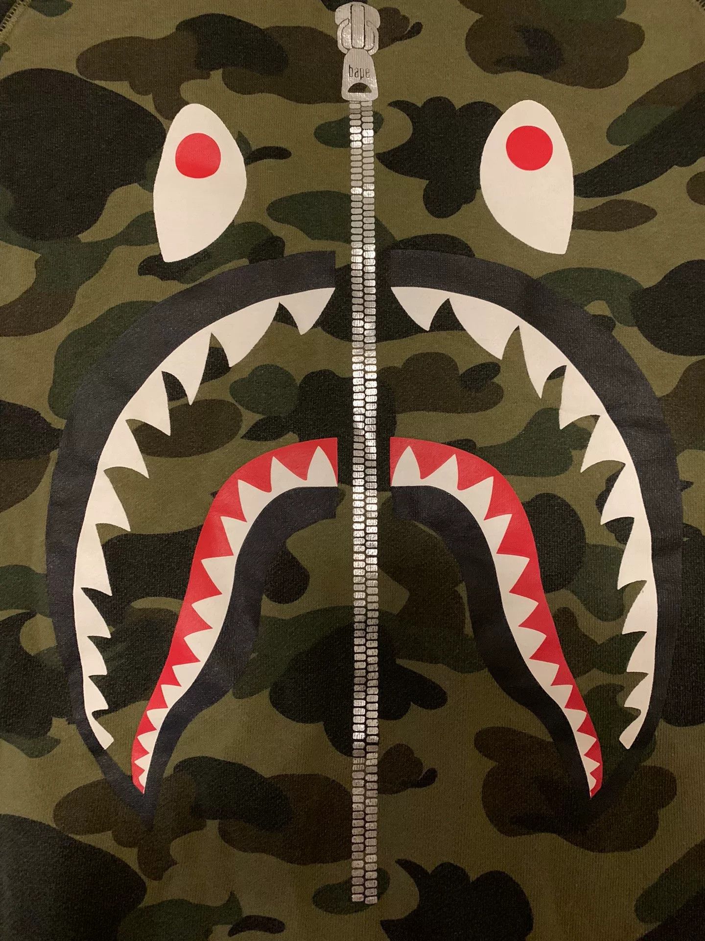 Bape Bape Shark Camo Green Hoodie M Men Size US M / EU 48-50 / 2 - 3 Thumbnail