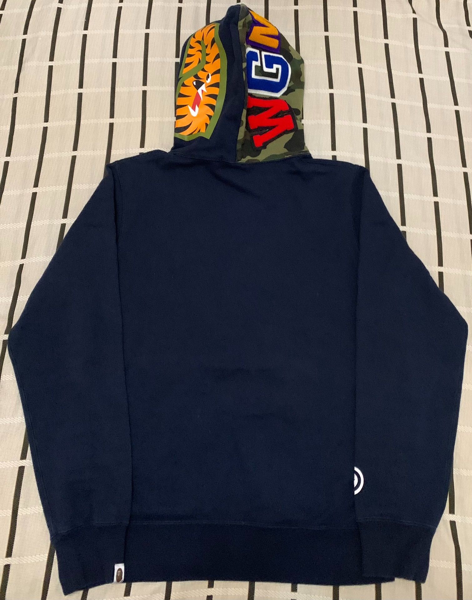 Bape Bape Shark Camo Hoodie M Men Size US M / EU 48-50 / 2 - 2 Thumbnail
