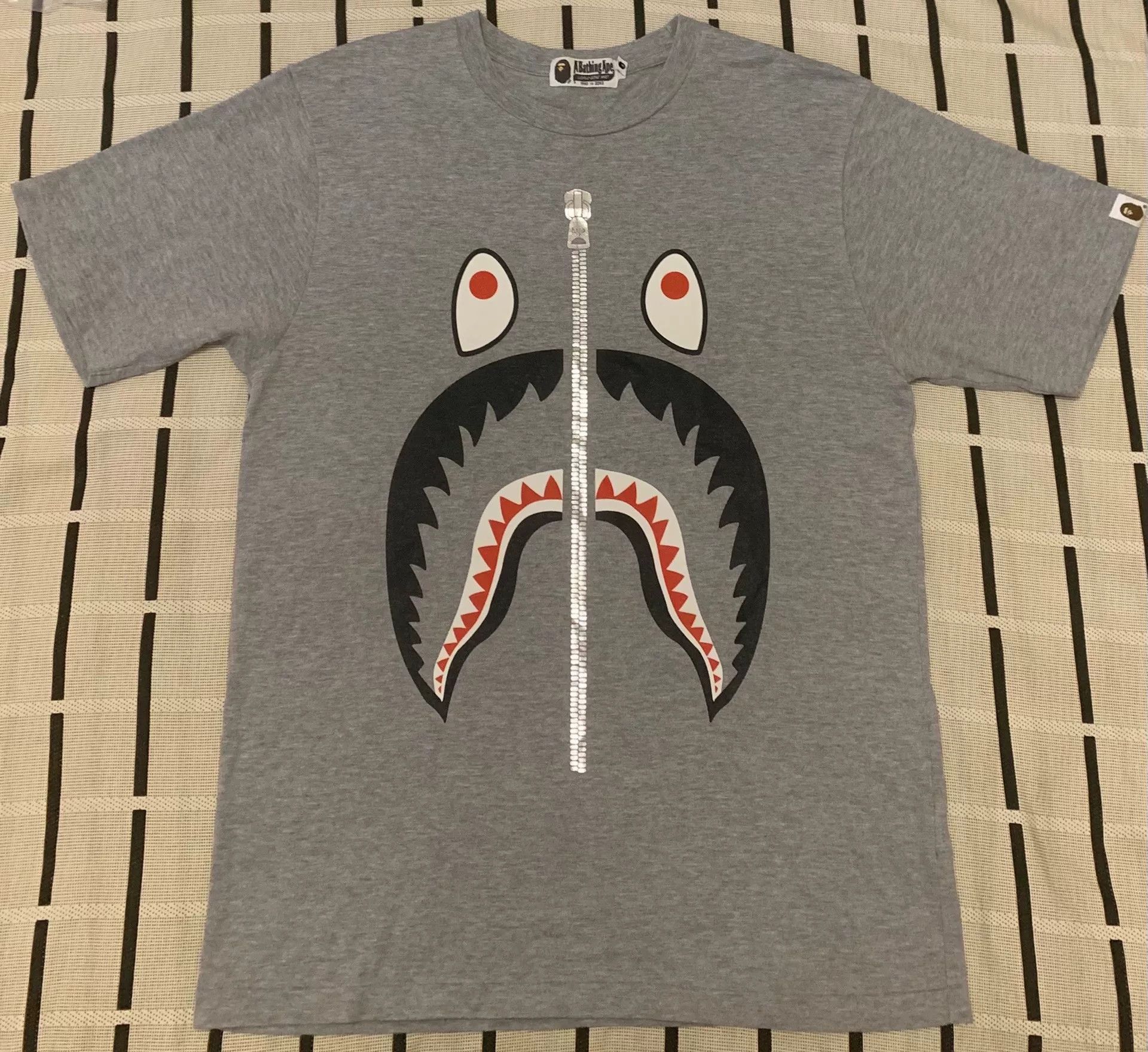 Bape Bape Shark Embroidered Gold T-Shirt M Men Size US M / EU 48-50 / 2 - 2 Thumbnail