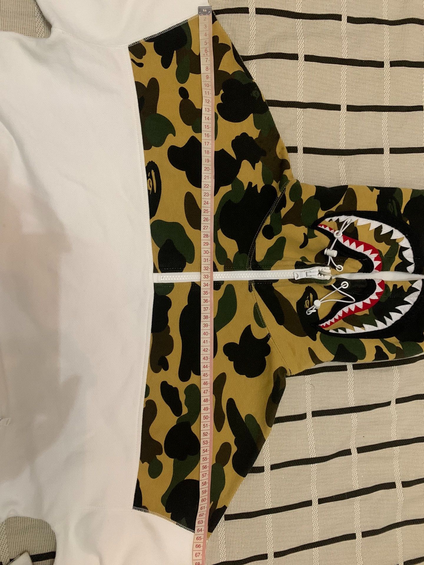 Bape Bape Shark Camo Yellow Light Jacket S Men Size US S / EU 44-46 / 1 - 9 Thumbnail