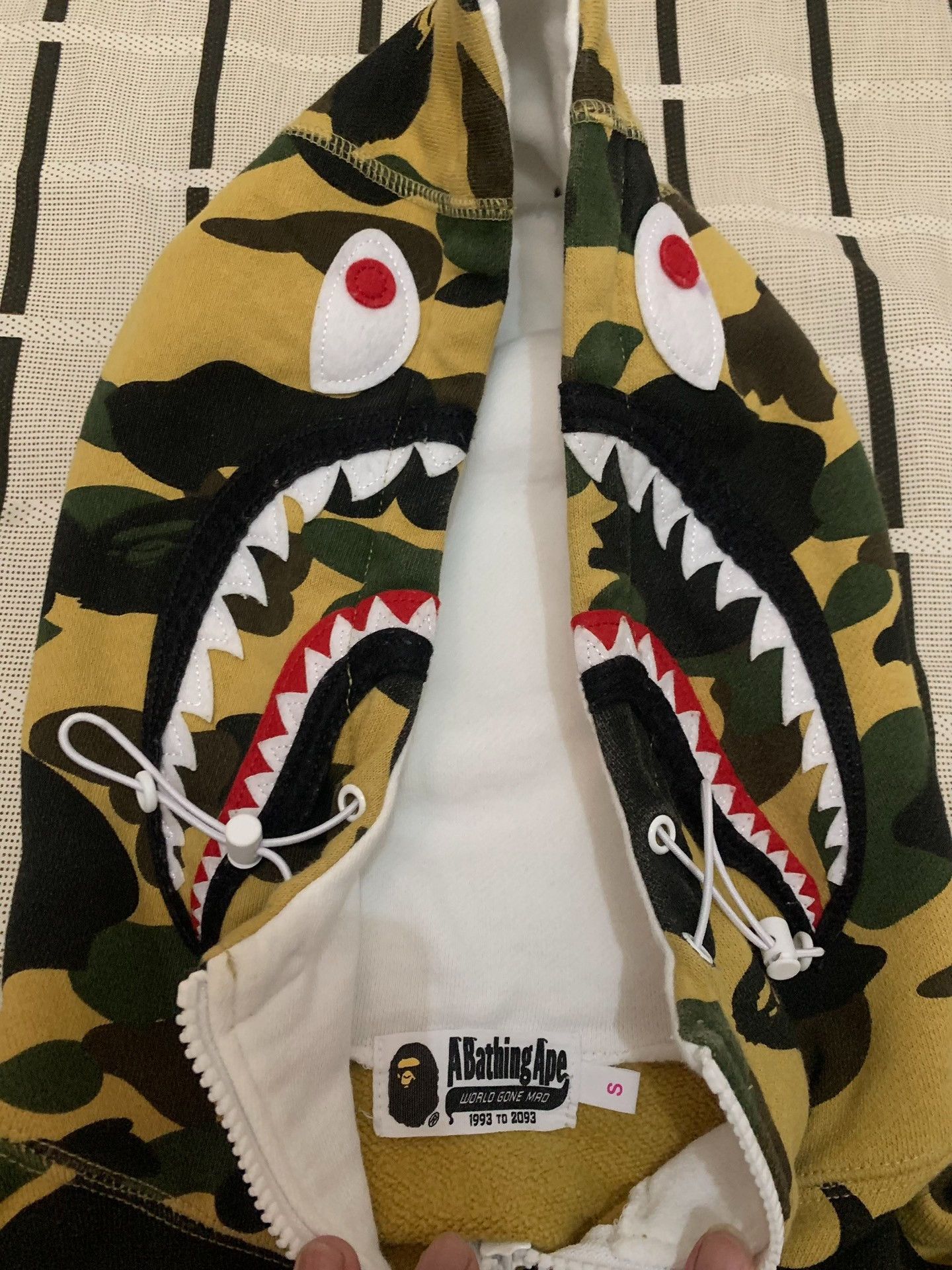 Bape Bape Shark Camo Yellow Light Jacket S Men Size US S / EU 44-46 / 1 - 2 Thumbnail