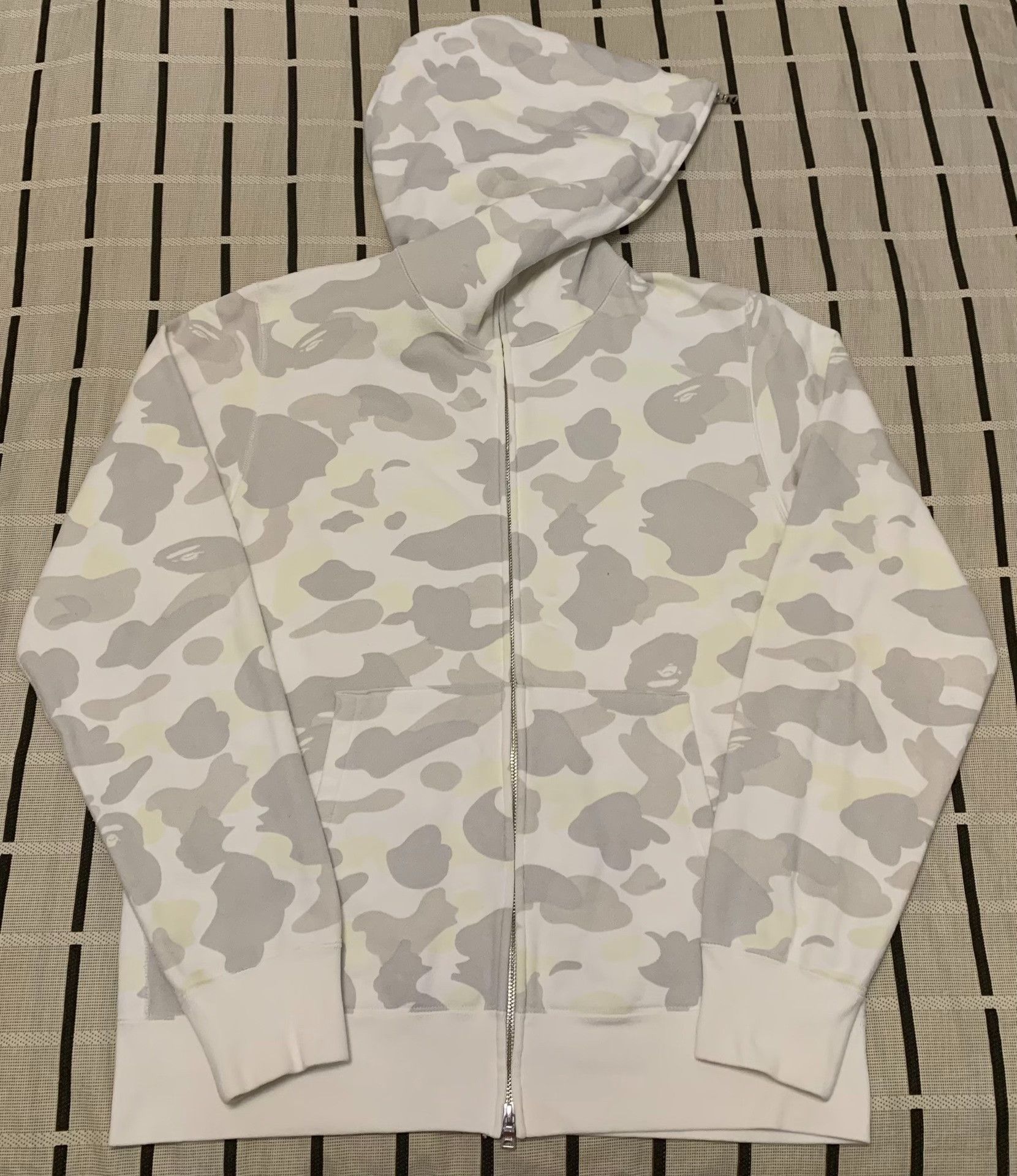 Bape Bape Camo Glow White Light Jacket L Men Size US L / EU 52-54 / 3 - 2 Thumbnail