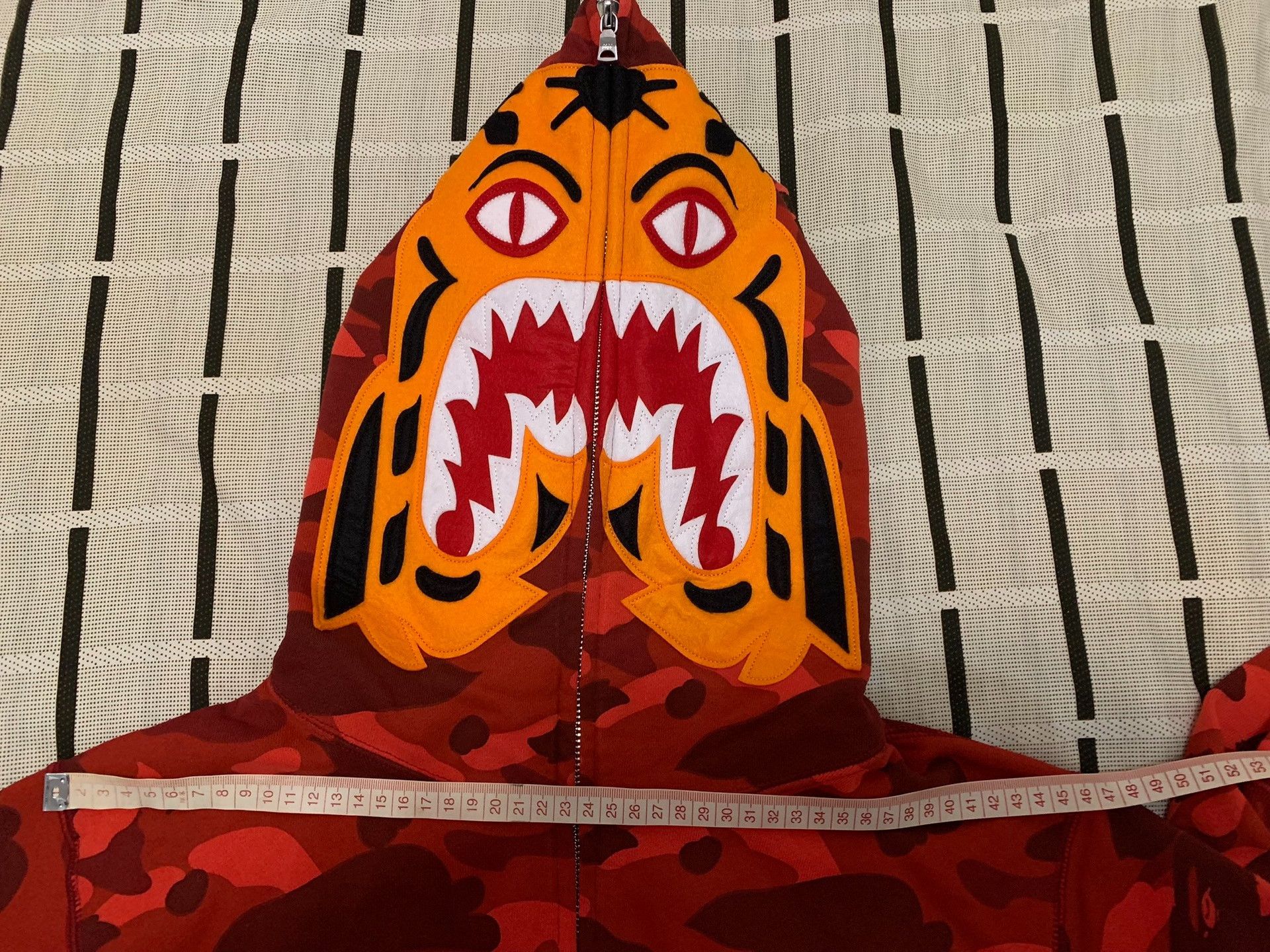 Bape Bape Tiger Camo Red Light Jacket L Men Size US L / EU 52-54 / 3 - 9 Thumbnail