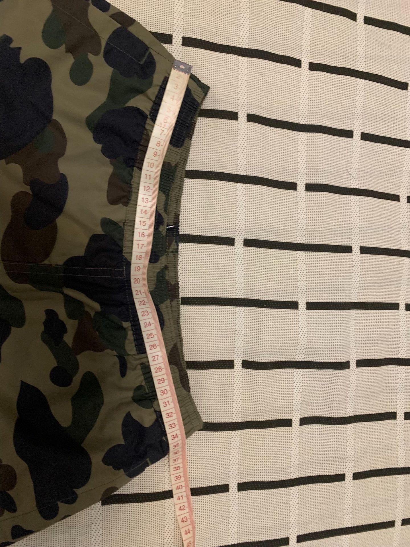 Bape Bape Shark Camo Green Shorts S Men Size US 30 / EU 46 - 9 Thumbnail