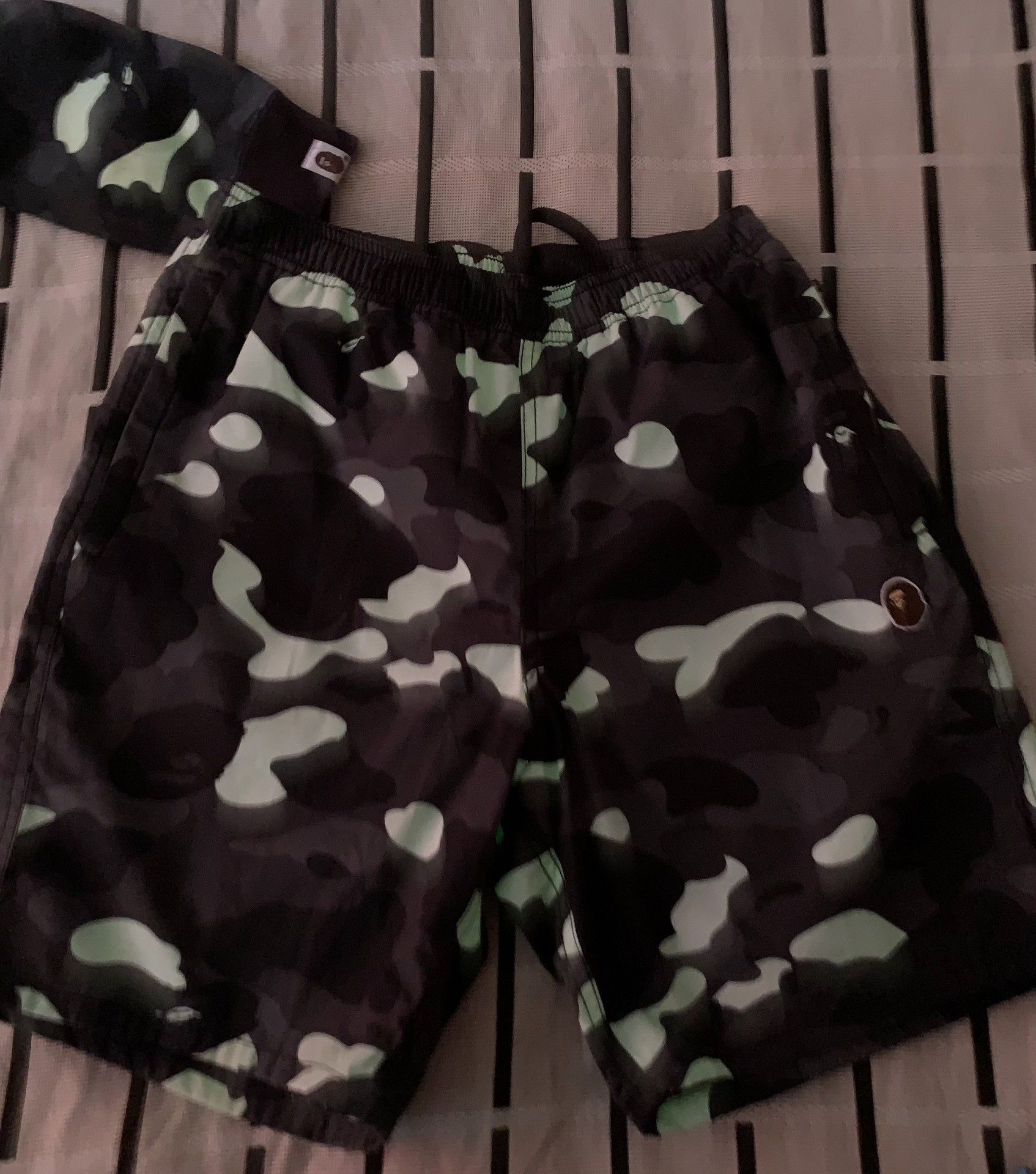 Bape Bape Camo Ape Head Shorts S Men Size US 30 / EU 46 - 2 Thumbnail