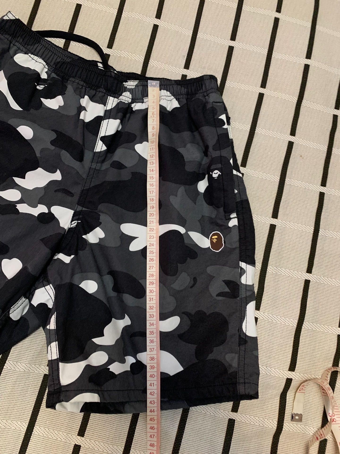 Bape Bape Camo Ape Head Shorts S Men Size US 30 / EU 46 - 8 Thumbnail