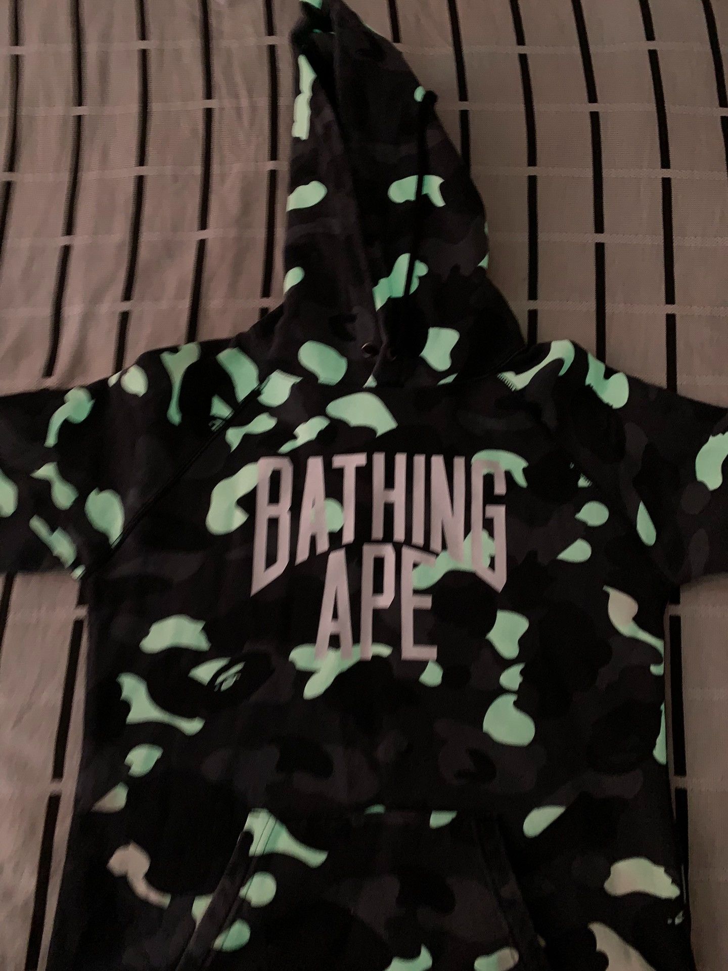 Bape Bape Camo Glow Hoodie S Women Size S / US 4 / IT 40 - 2 Thumbnail