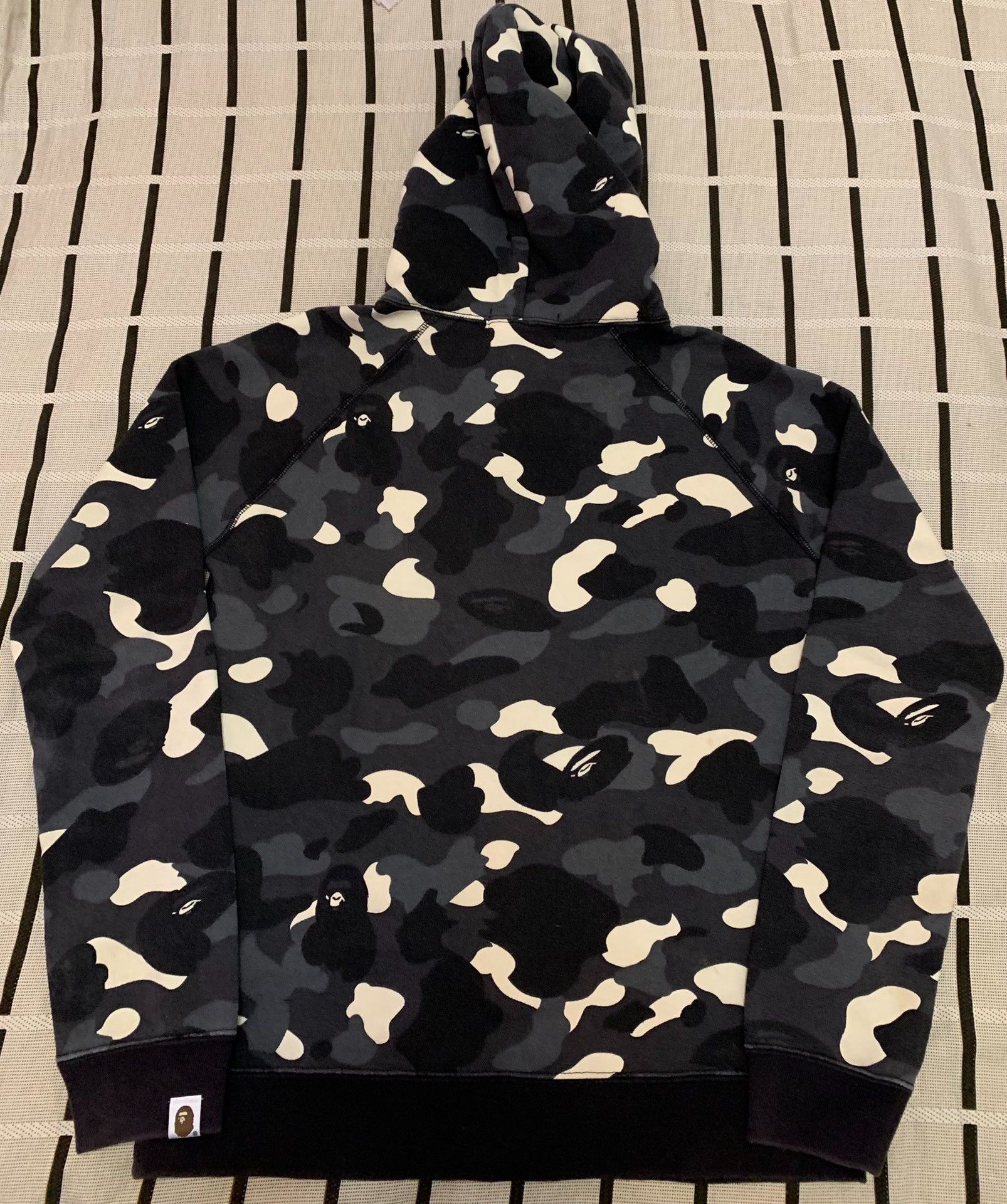 Bape Bape Camo Glow Hoodie S Women Size S / US 4 / IT 40 - 3 Thumbnail