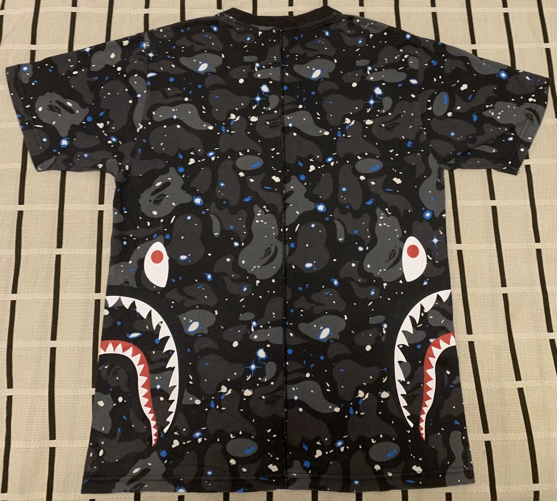Bape Bape Shark Camo T-Shirt M Men Size US M / EU 48-50 / 2 - 2 Thumbnail