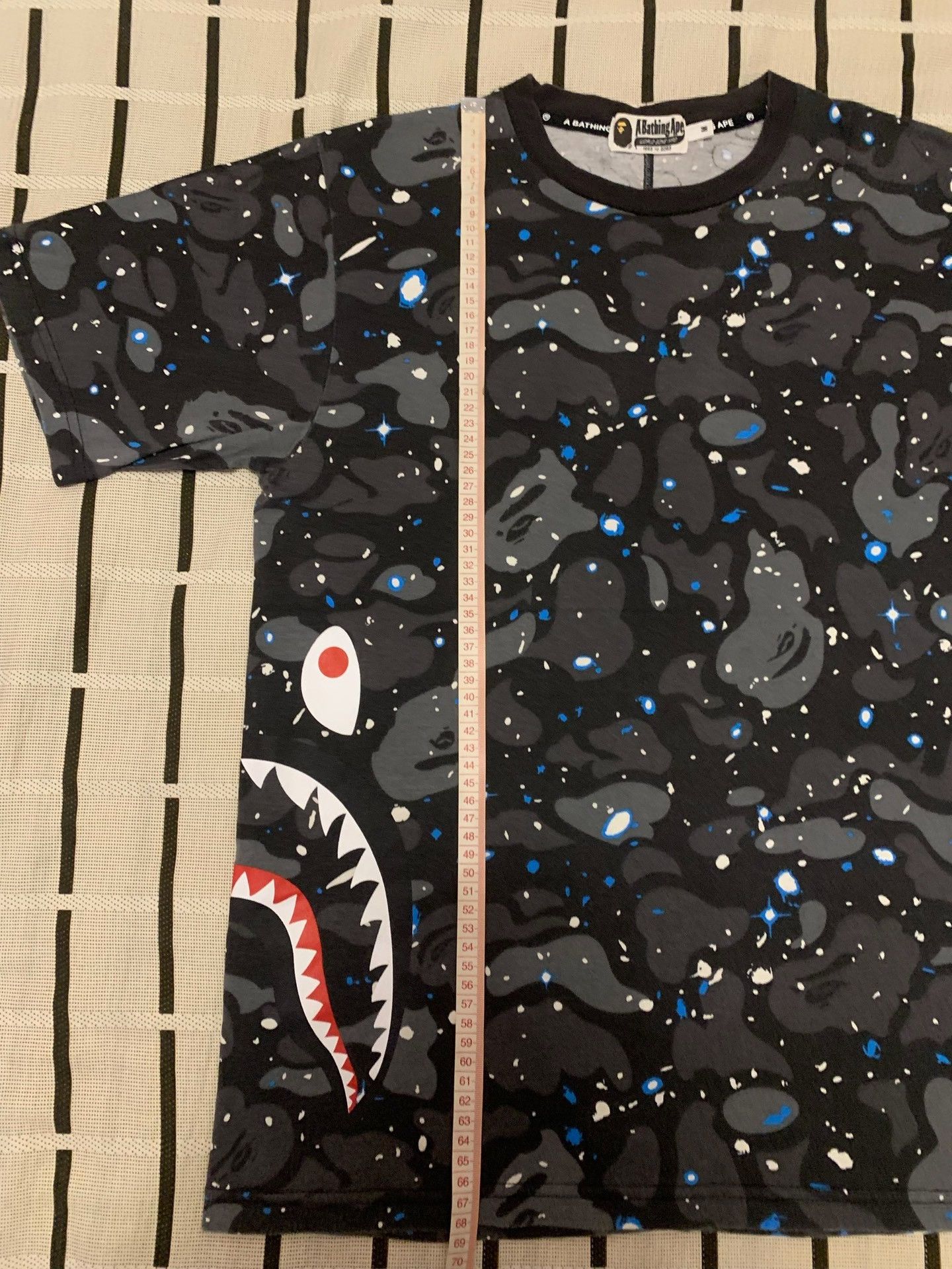 Bape Bape Shark Camo T-Shirt M Men Size US M / EU 48-50 / 2 - 7 Thumbnail