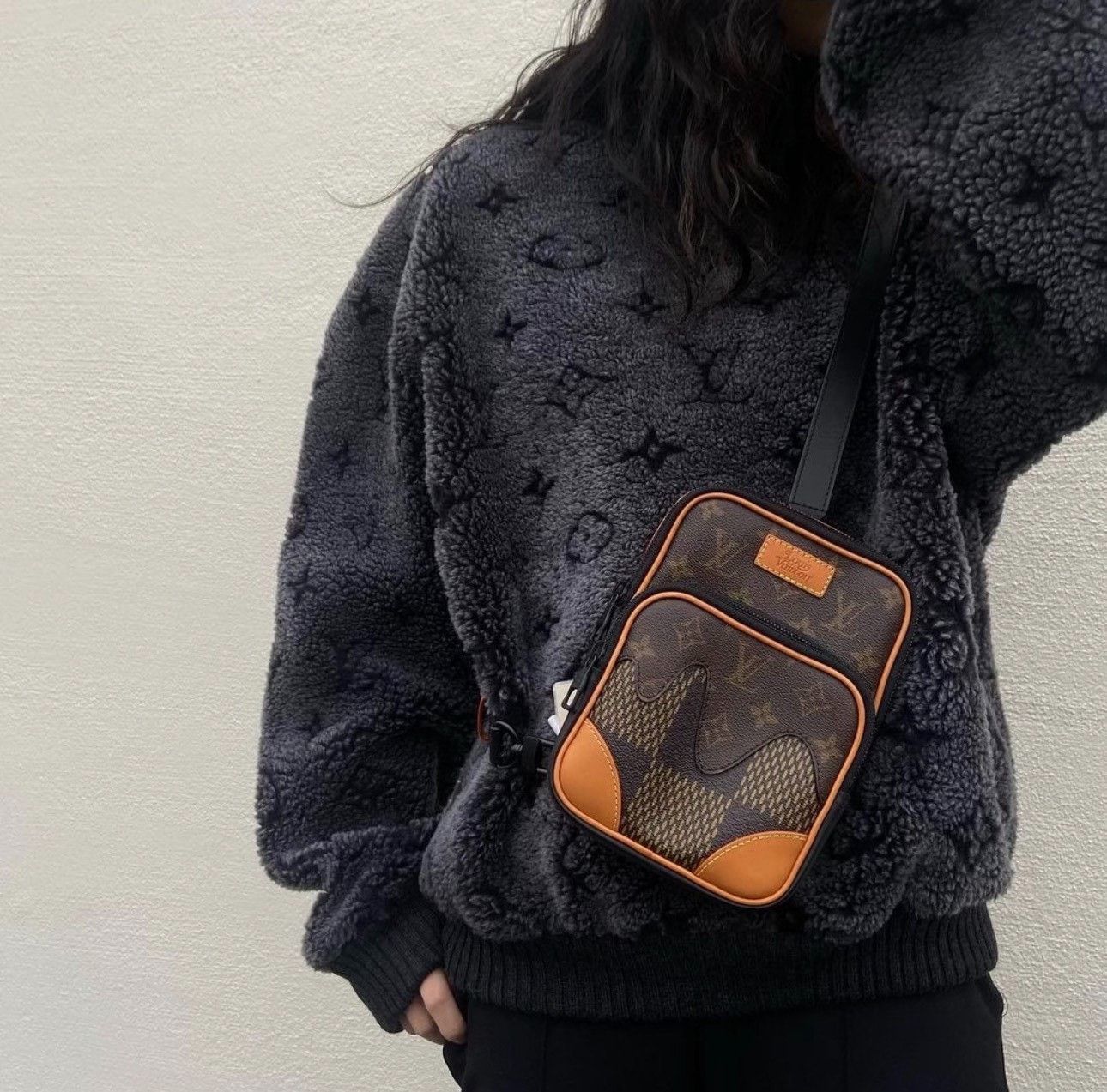 Louis Vuitton Louis Vuitton Monogram Fur Sweater Size US L / EU 52-54 / 3 - 5 Thumbnail