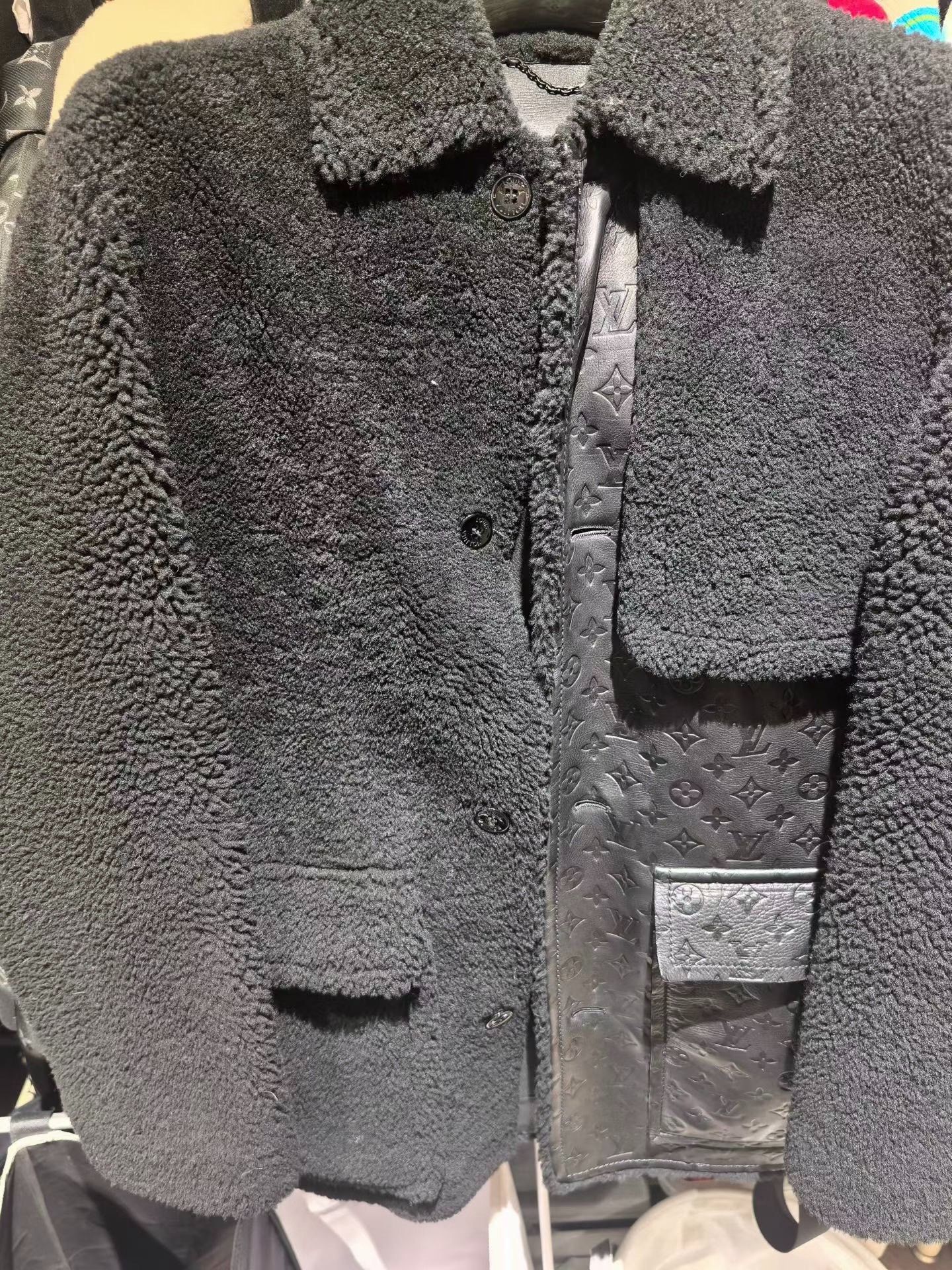 Louis Vuitton Louis Vuitton Black Embossed Monogram Fur Coat Size US M / EU 48-50 / 2 - 3 Thumbnail