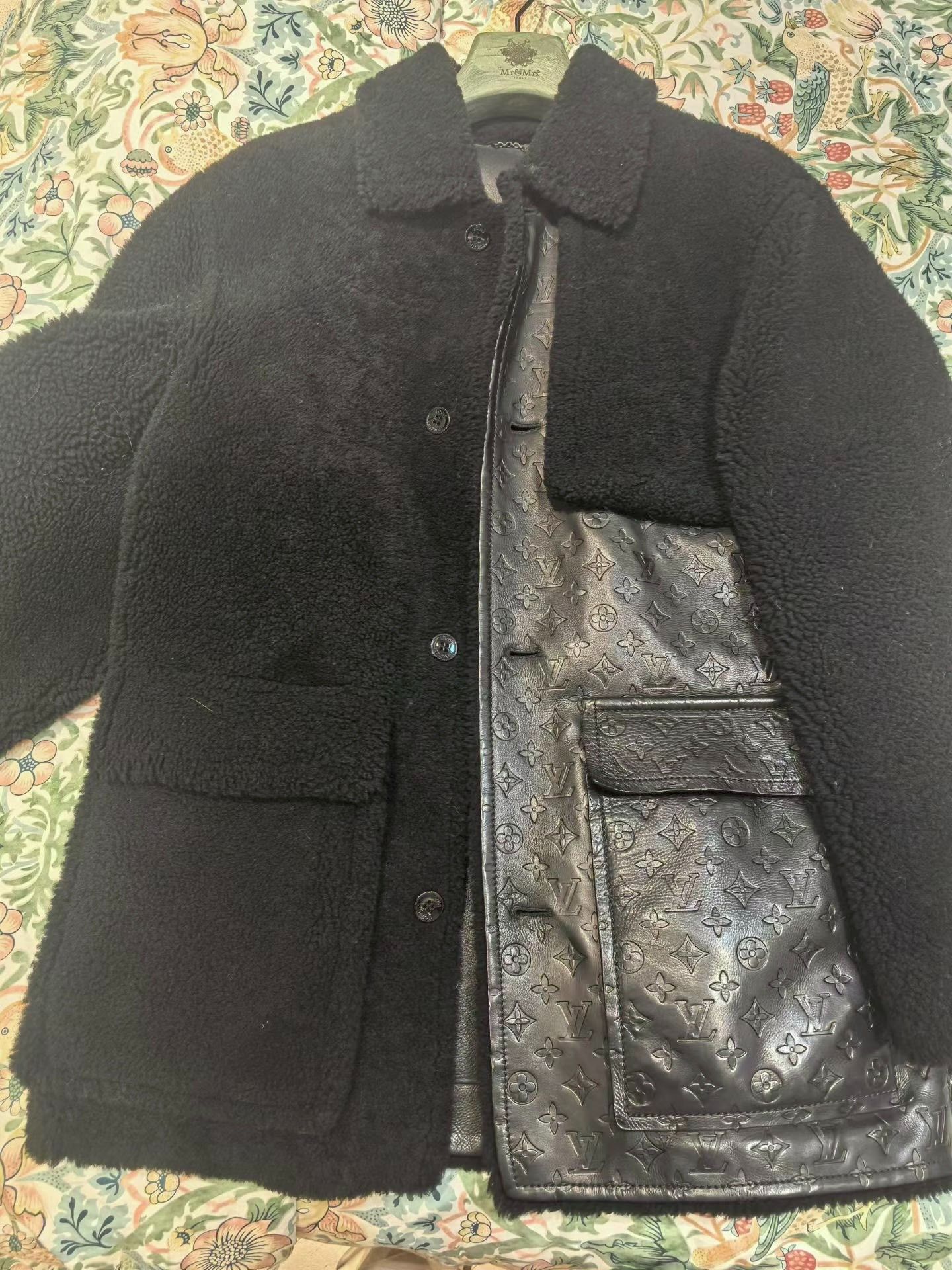Louis Vuitton Louis Vuitton Black Embossed Monogram Fur Coat Size US M / EU 48-50 / 2 - 2 Thumbnail