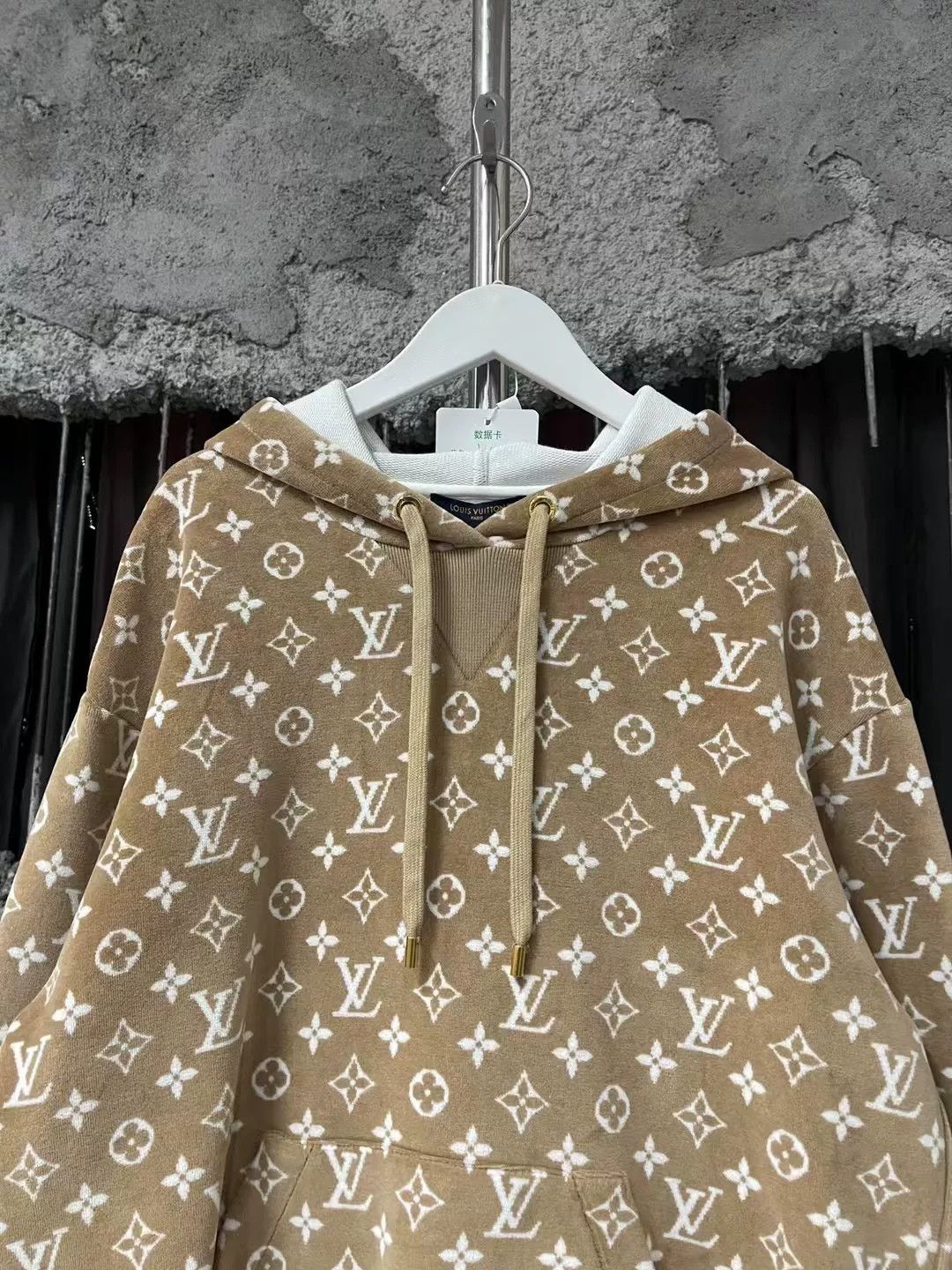 Louis Vuitton Louis Vuitton New Brown Velvet Monogram Hoodie Size US S / EU 44-46 / 1 - 3 Thumbnail