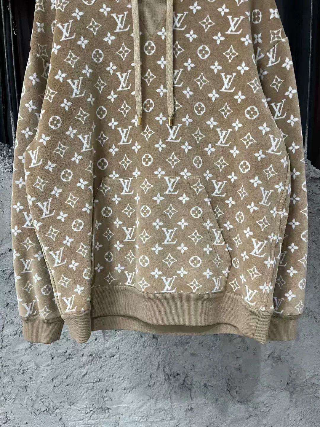 Louis Vuitton Louis Vuitton New Brown Velvet Monogram Hoodie Size US S / EU 44-46 / 1 - 4 Thumbnail