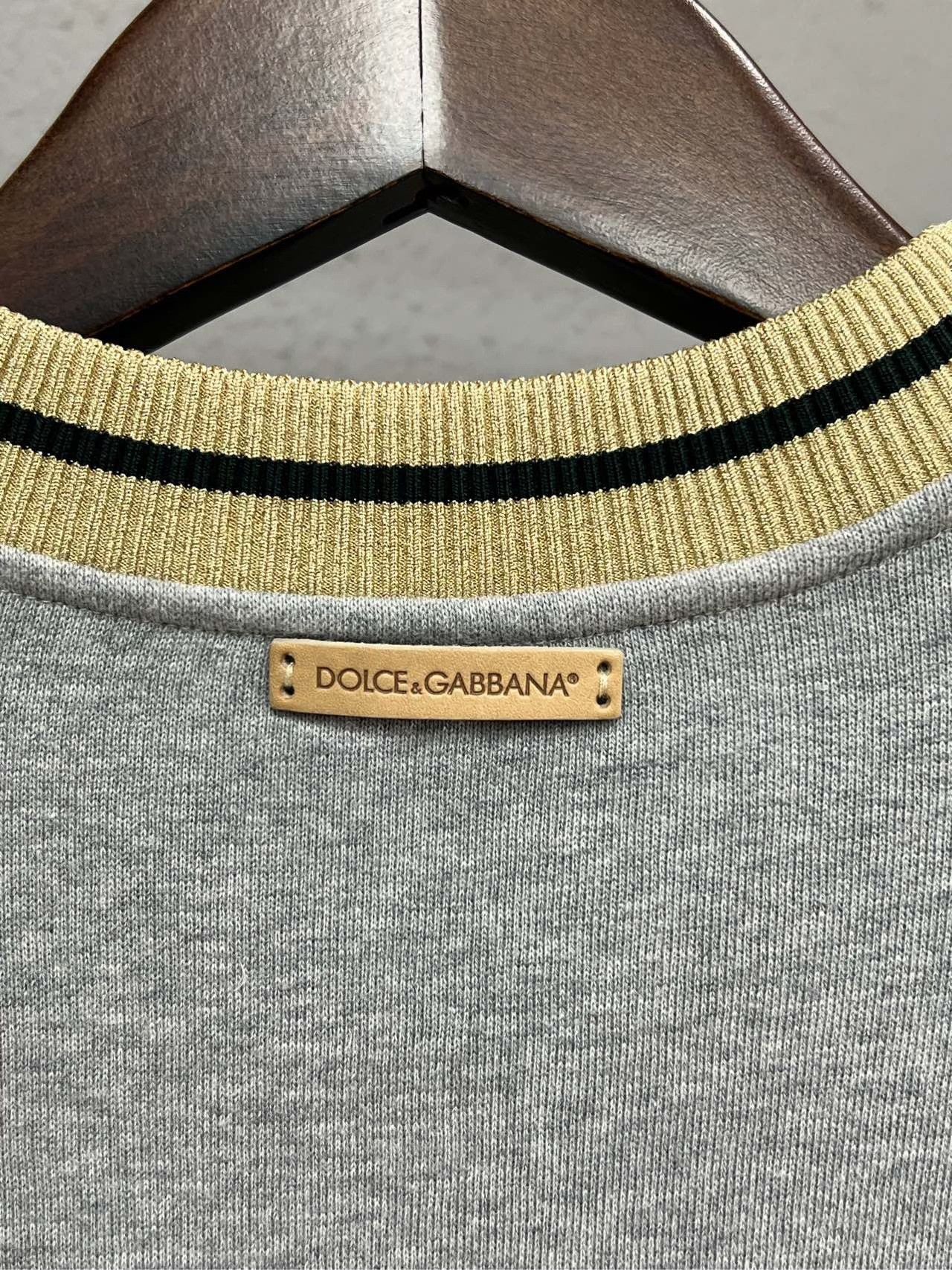 Dolce & Gabbana Dolce&Gabbana Embroidered Sweatshirt Size XS / US 0-2 / IT 36-38 - 4 Thumbnail