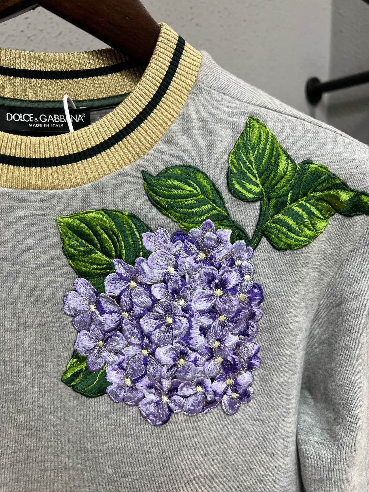 Dolce & Gabbana Dolce&Gabbana Embroidered Sweatshirt Size XS / US 0-2 / IT 36-38 - 3 Thumbnail