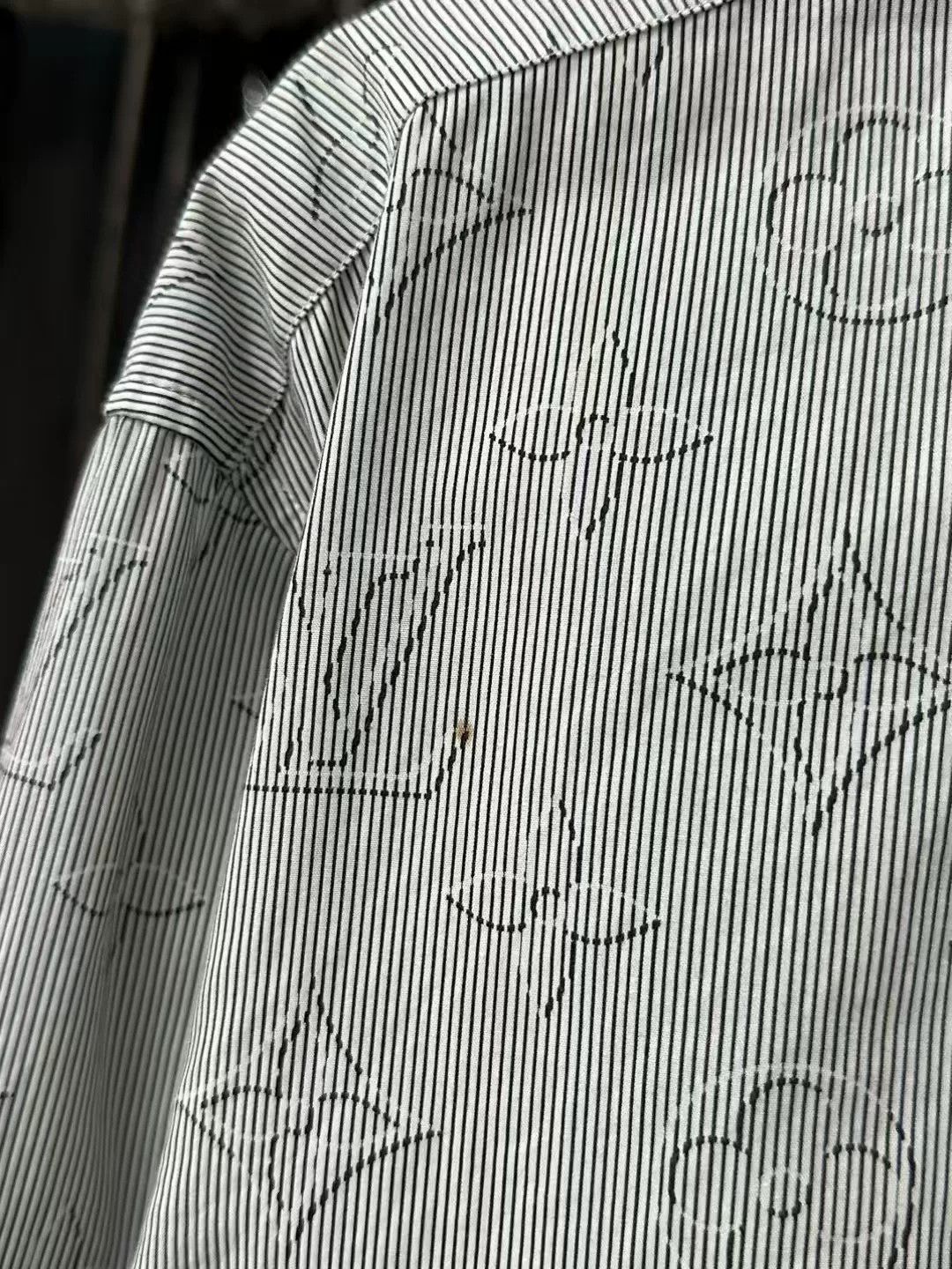 Louis Vuitton Louis Vuitton 3D Monogram Shirt Size US M / EU 48-50 / 2 - 5 Thumbnail