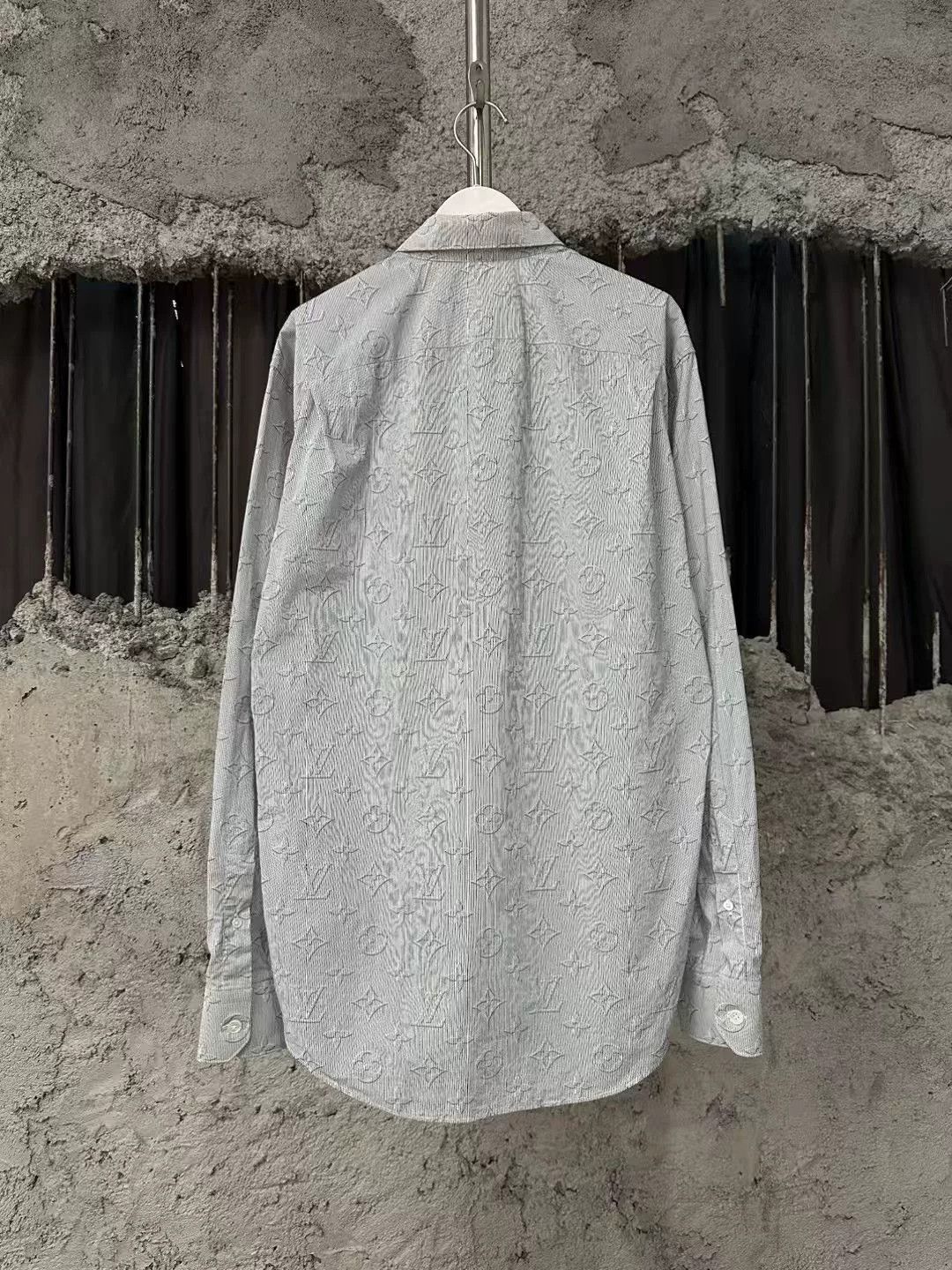 Louis Vuitton Louis Vuitton 3D Monogram Shirt Size US M / EU 48-50 / 2 - 2 Thumbnail