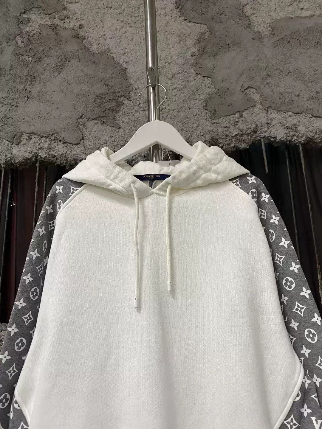 Louis Vuitton Louis Vuitton Black White Monogram Hoodie Size US M / EU 48-50 / 2 - 3 Thumbnail