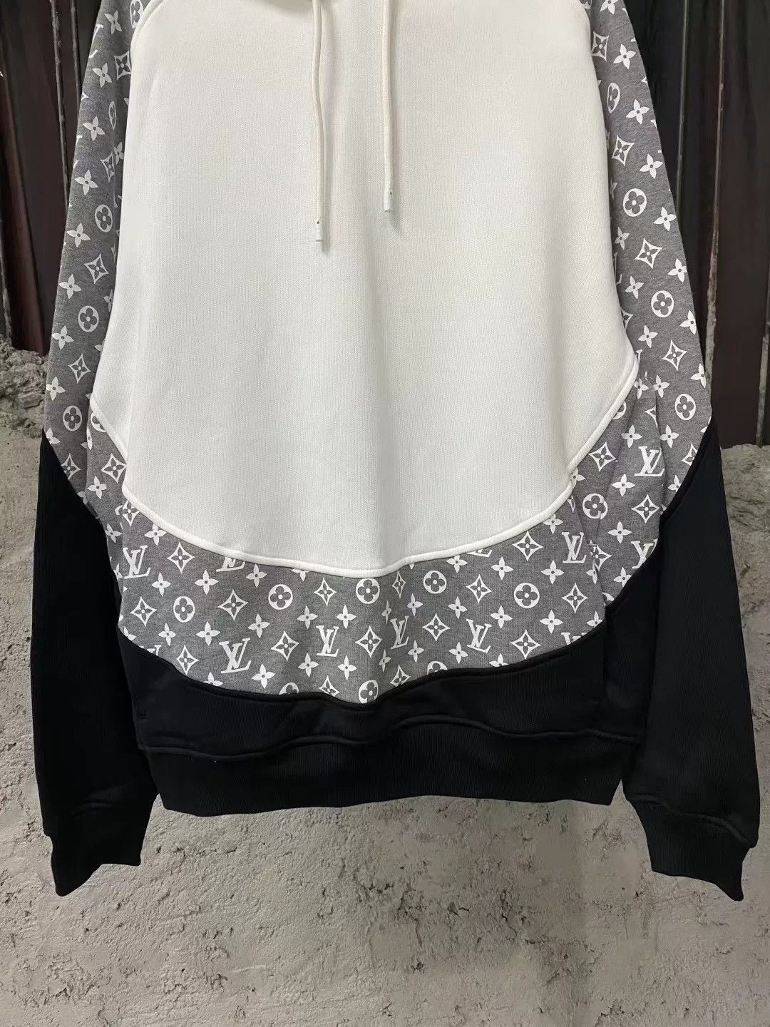 Louis Vuitton Louis Vuitton Black White Monogram Hoodie Size US M / EU 48-50 / 2 - 4 Thumbnail