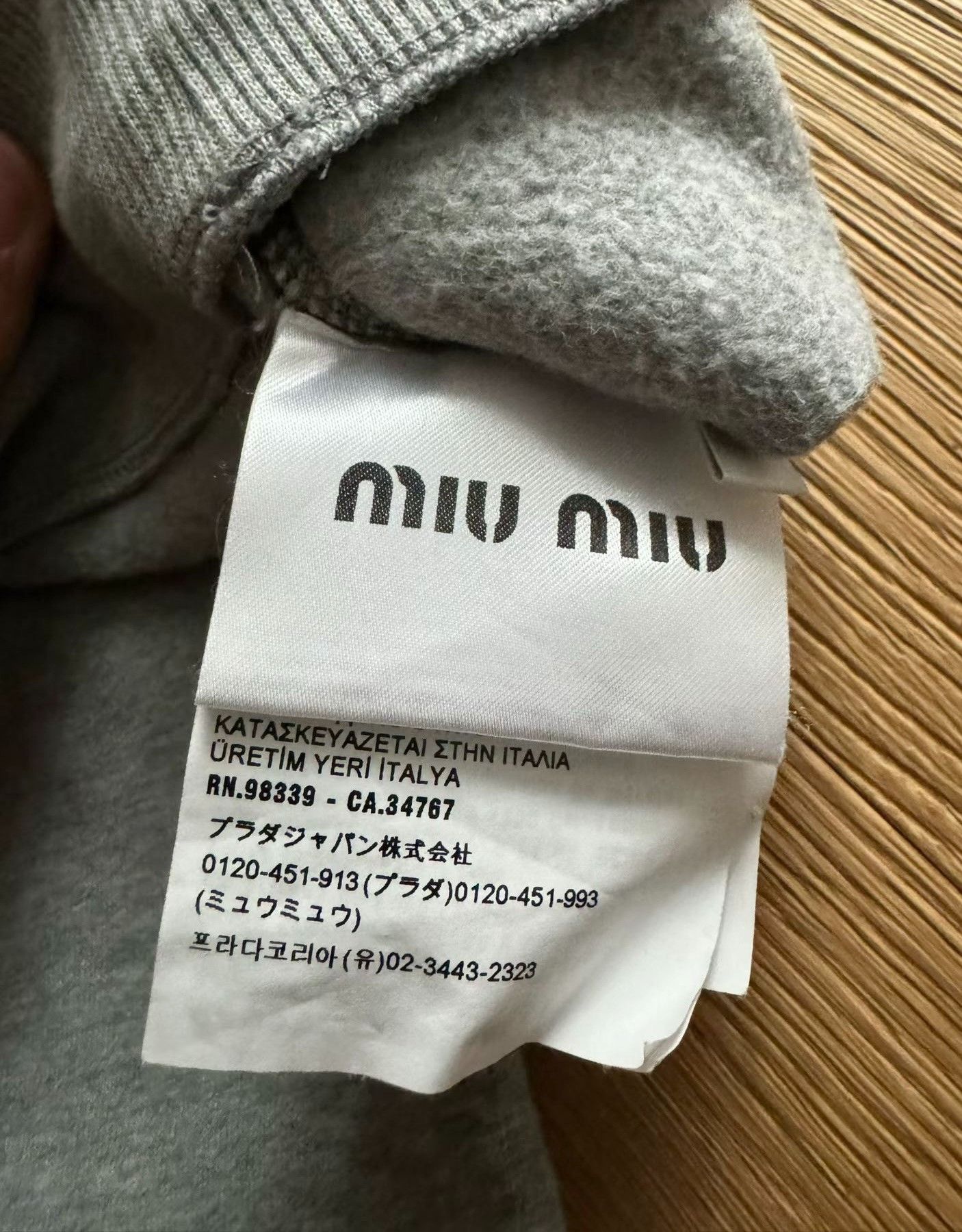 Miu Miu Miu Miu Gray Preppy Foam Print Cropped Sweatshirt Size S / US 4 / IT 40 - 4 Thumbnail