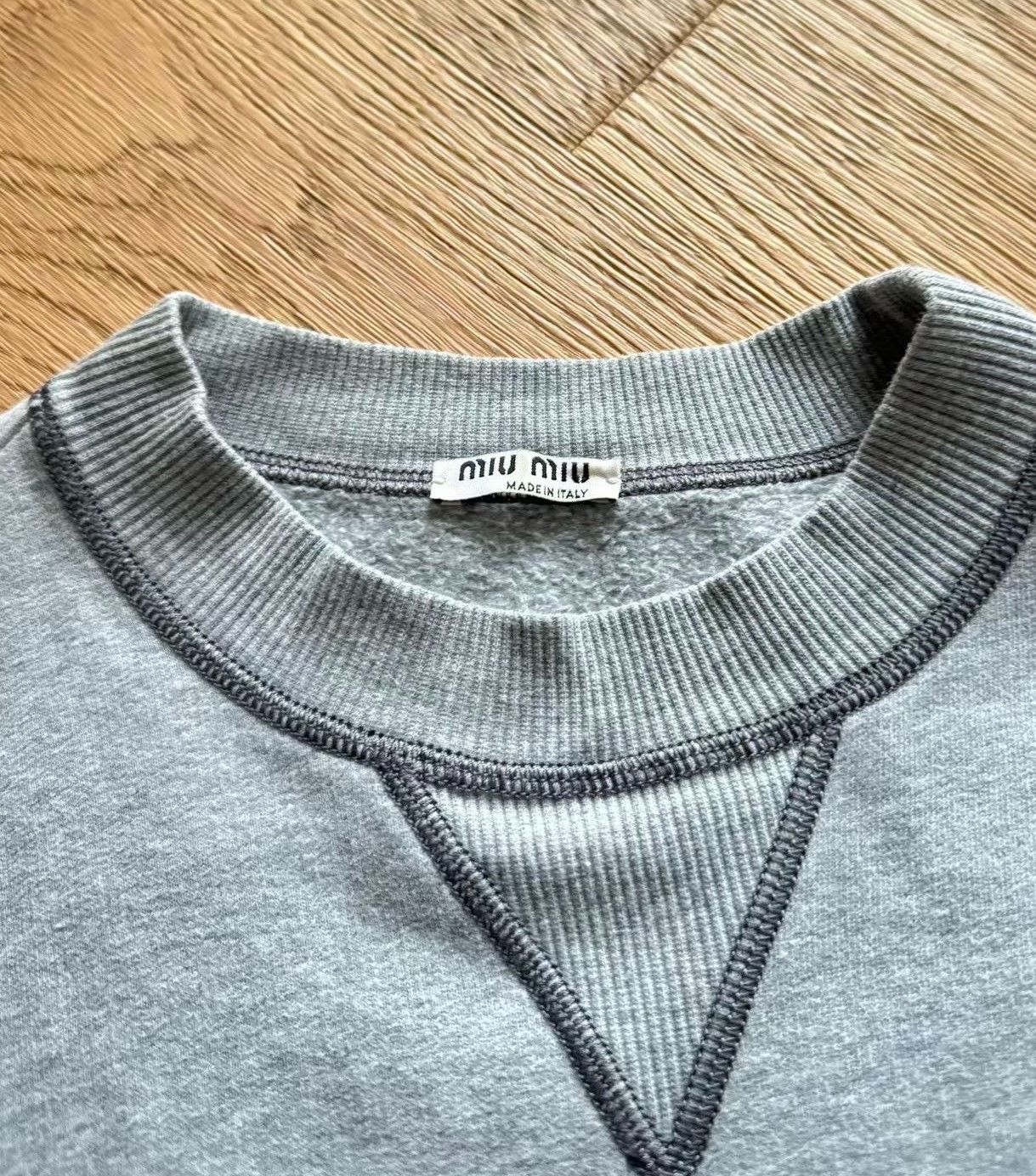 Miu Miu Miu Miu Gray Preppy Foam Print Cropped Sweatshirt Size S / US 4 / IT 40 - 2 Thumbnail