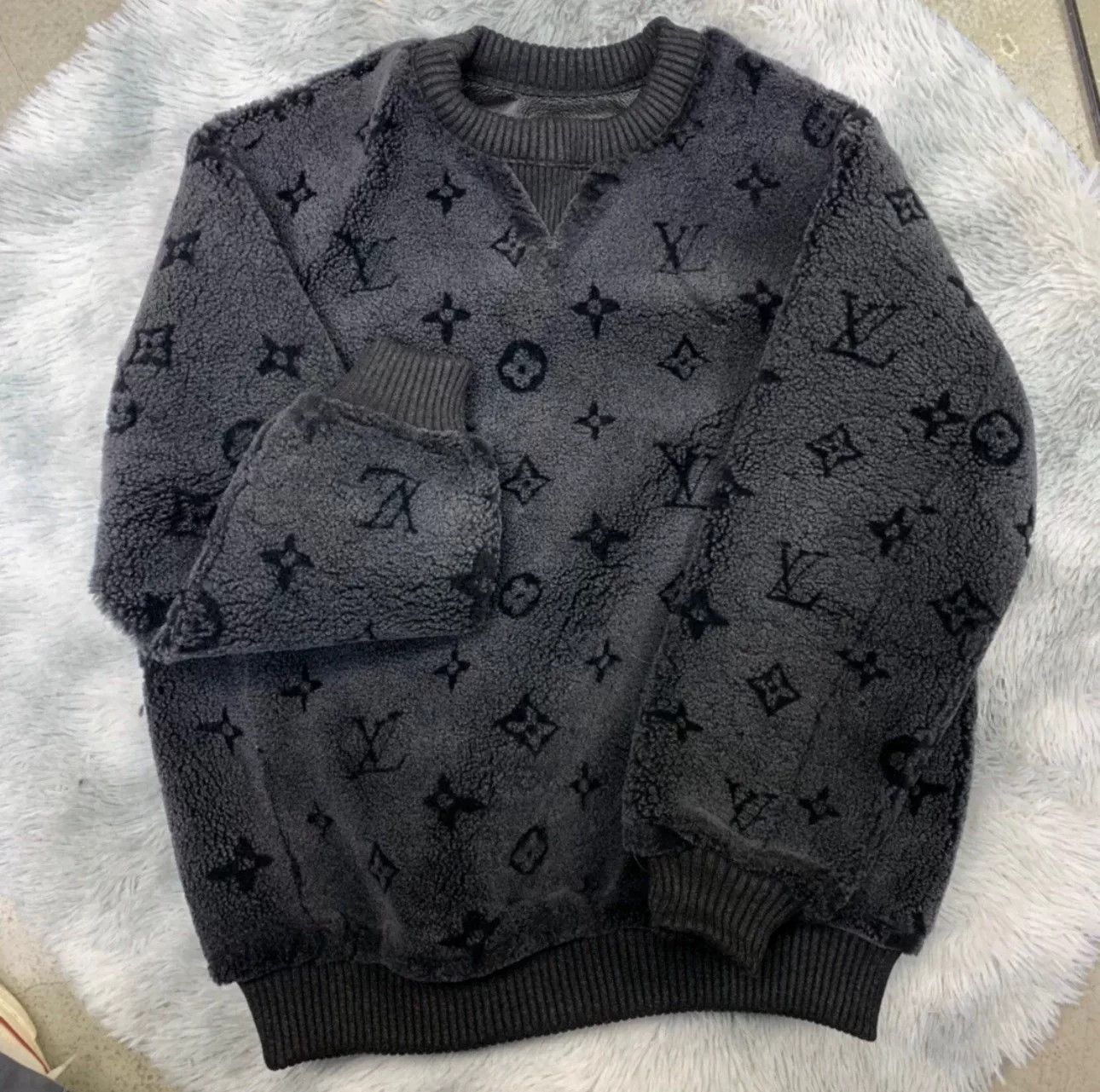 Louis Vuitton Louis Vuitton Carbon Black Monogram Fur Sweatshirt Size US L / EU 52-54 / 3 - 6 Thumbnail