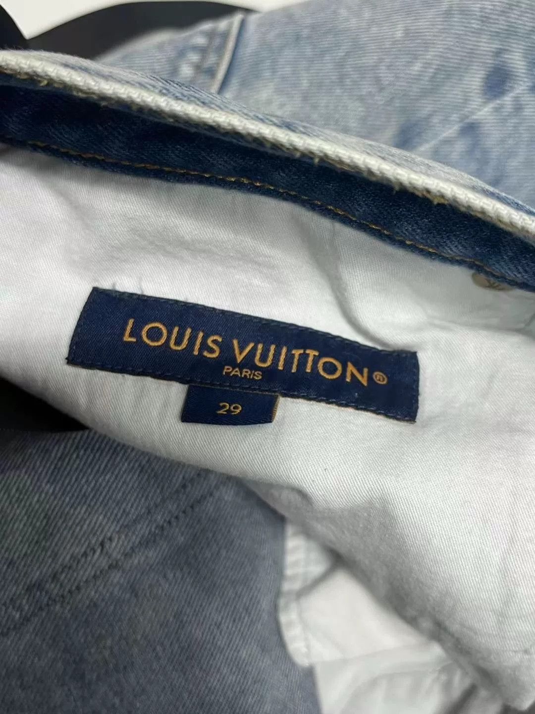 Louis Vuitton Louis Vuitton Washed Blue Back Leather Patch Jeans Size US 29 - 7 Thumbnail