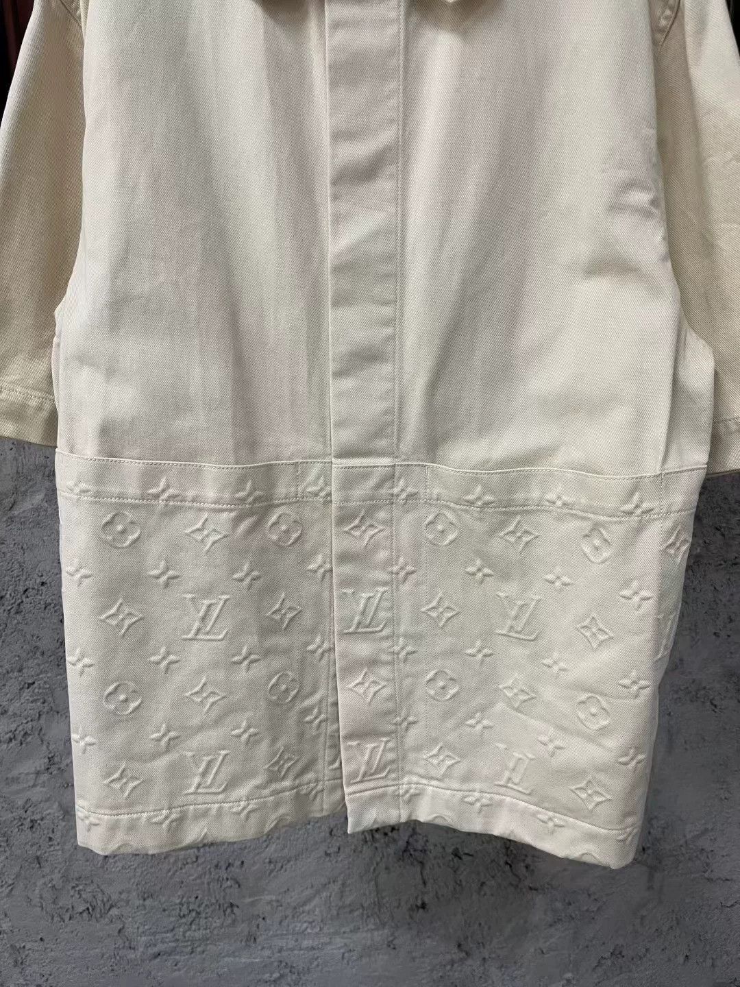 Louis Vuitton Louis Vuitton White Monogram Denim Shirt Size US L / EU 52-54 / 3 - 4 Thumbnail