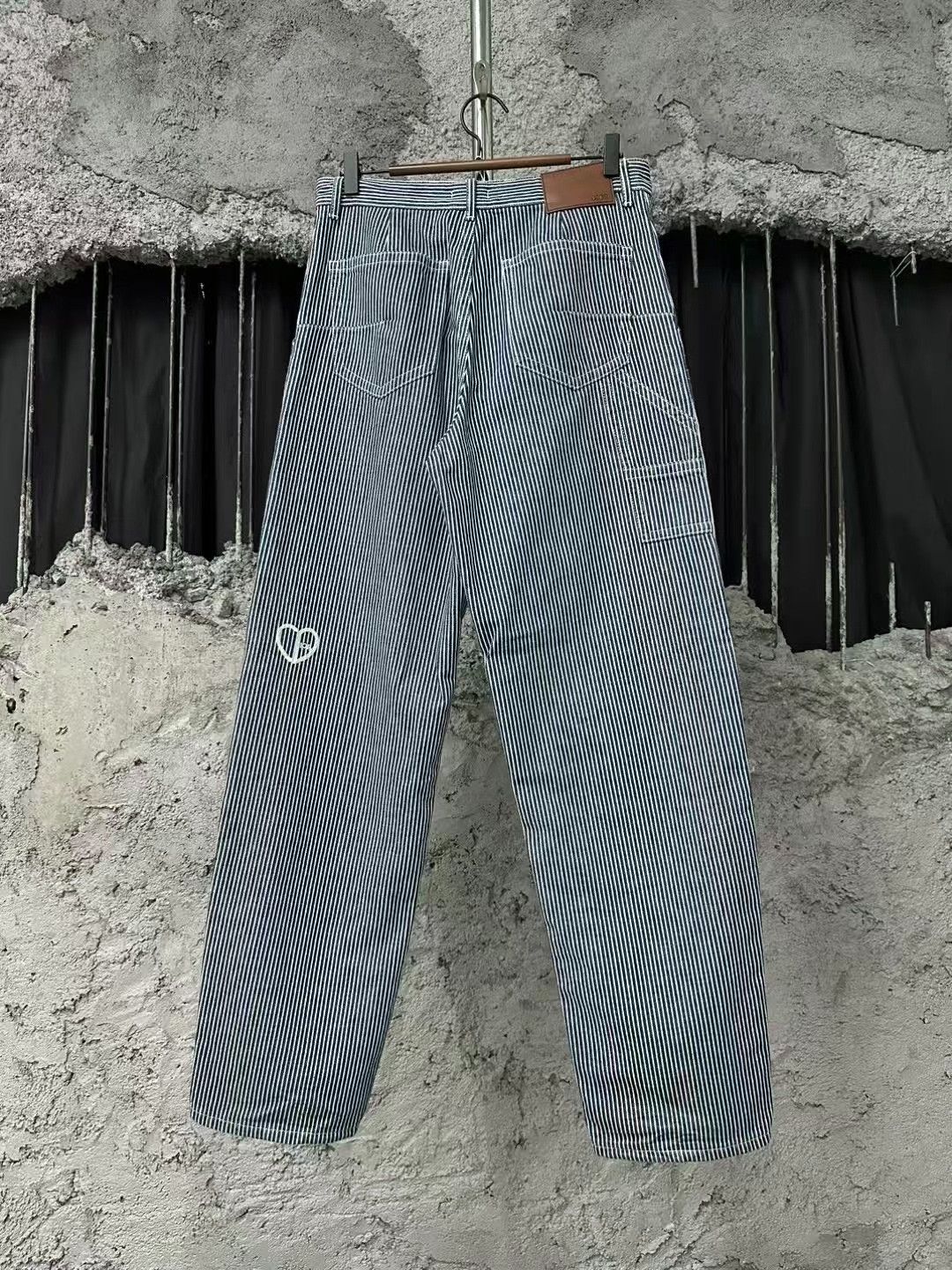 Dior Dior Embroidered Heart Blue White Striped Cargo Pants Size US 30 / EU 46 - 2 Thumbnail
