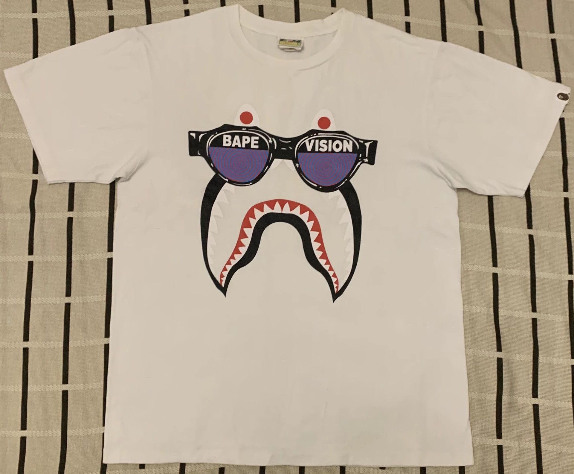 Bape Bape Shark T-Shirt L Men Size US L / EU 52-54 / 3 - 3 Thumbnail