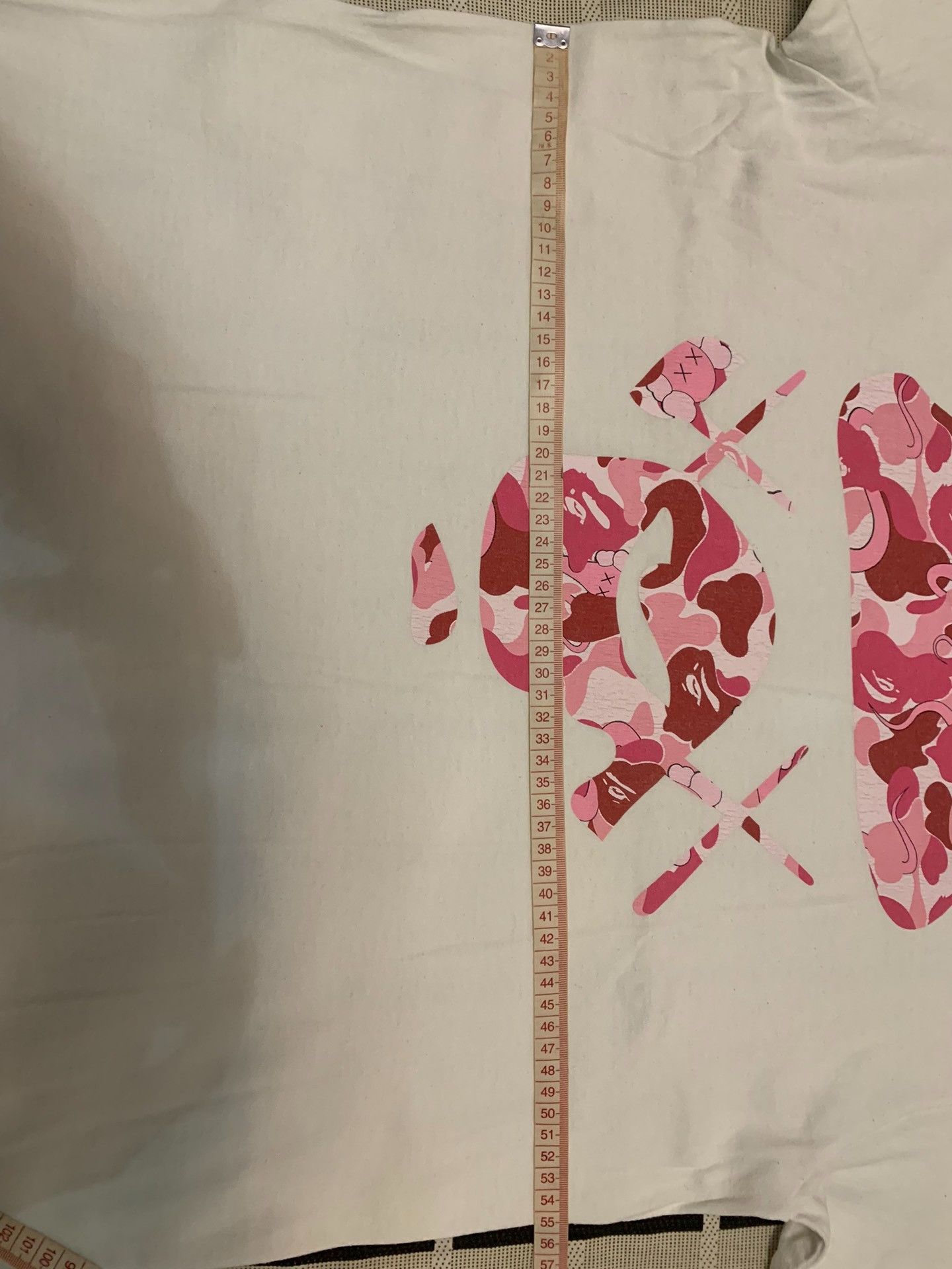 Bape Bape Collab Camo Pink T-Shirt L Men Size US L / EU 52-54 / 3 - 8 Thumbnail