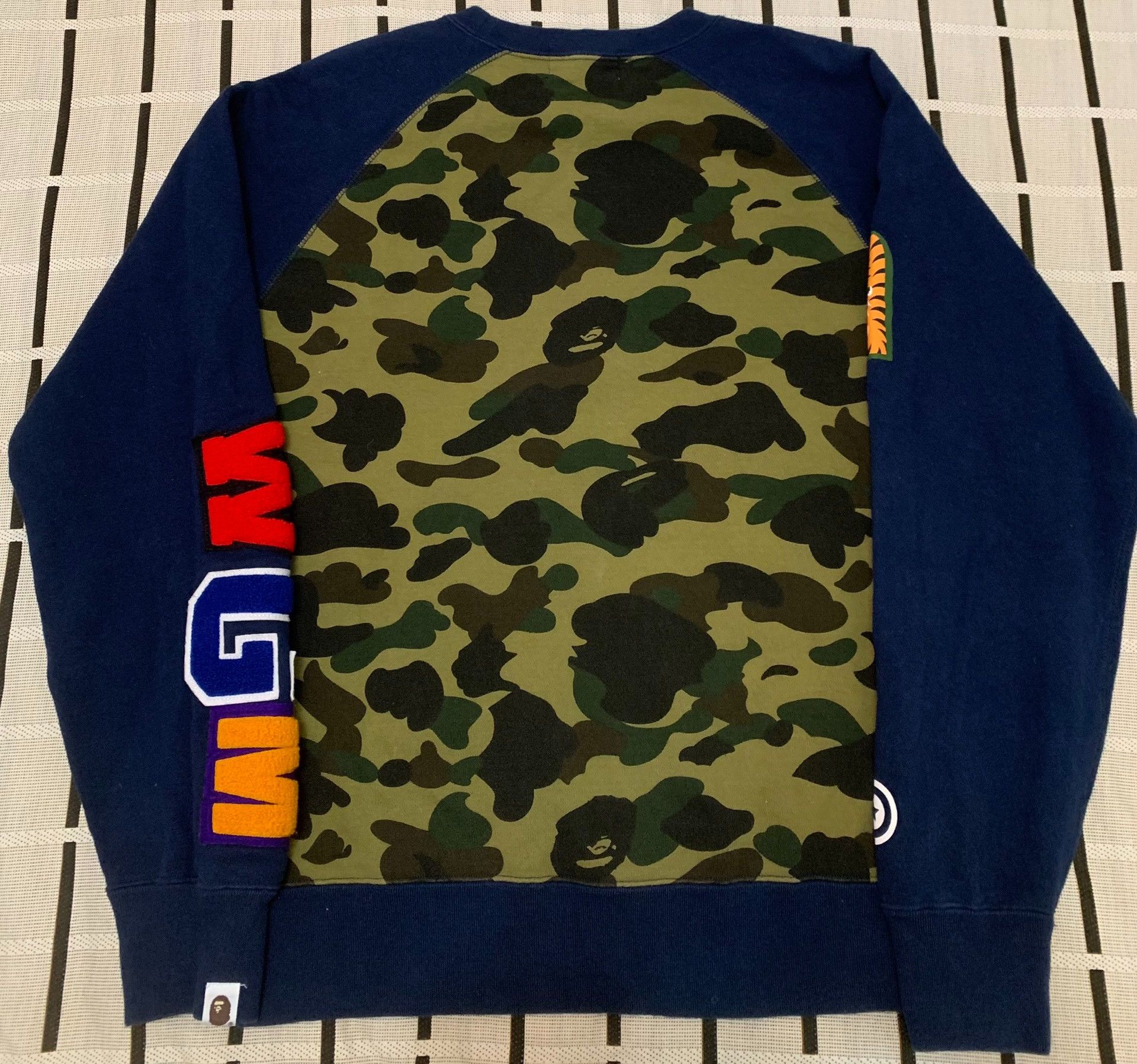 Bape Bape Shark Camo Green Hoodie L Men Size US L / EU 52-54 / 3 - 2 Thumbnail