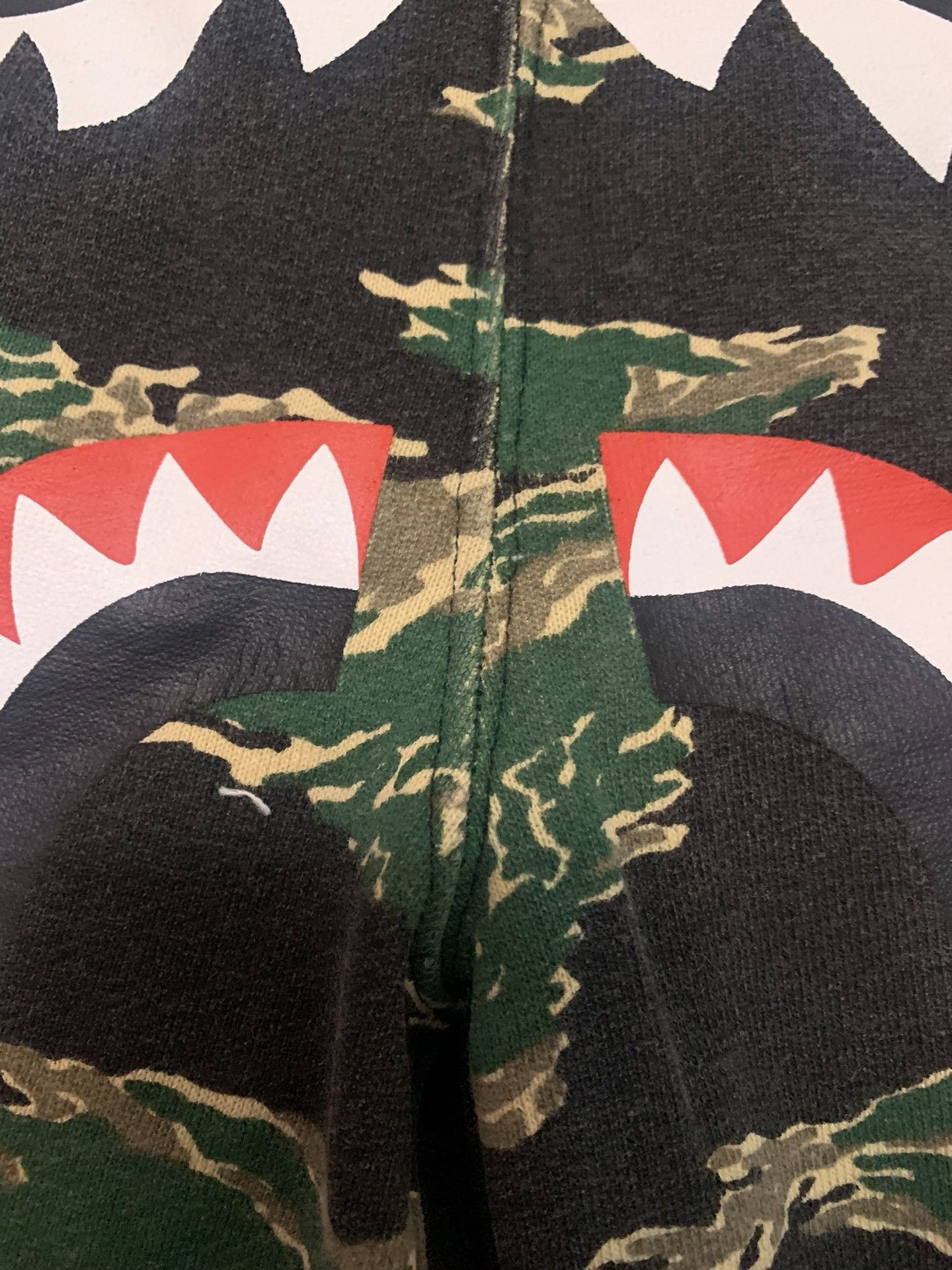 Bape Bape Shark Camo Shorts S Men Size US 30 / EU 46 - 4 Thumbnail