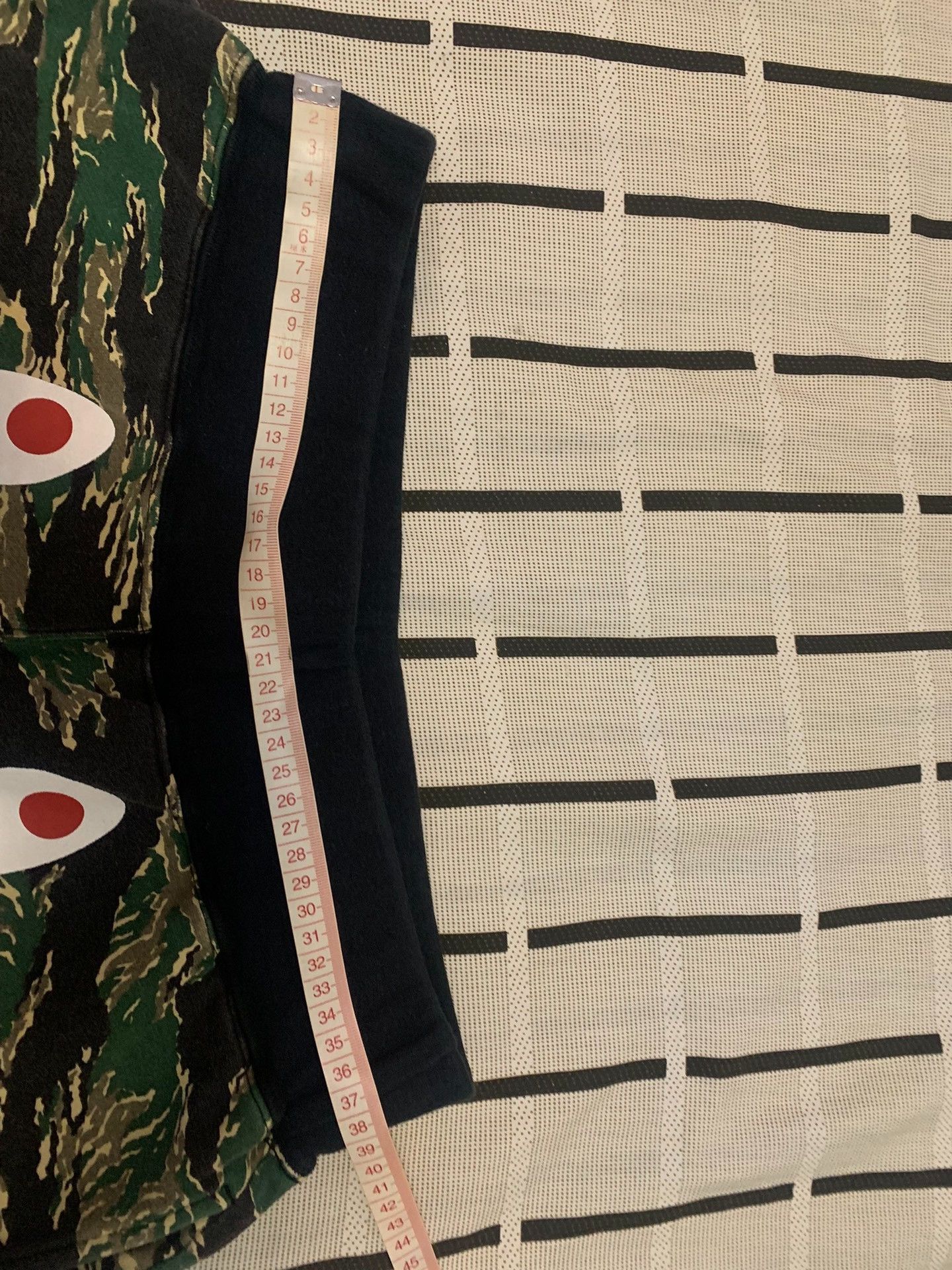 Bape Bape Shark Camo Shorts S Men Size US 30 / EU 46 - 9 Thumbnail