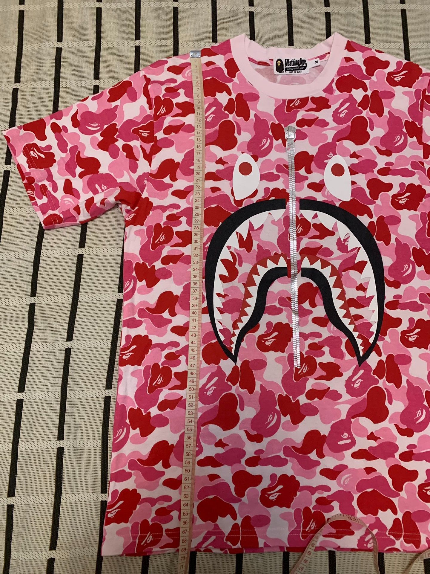 Bape Bape Shark Camo Pink T-Shirt M Men Size US M / EU 48-50 / 2 - 7 Thumbnail
